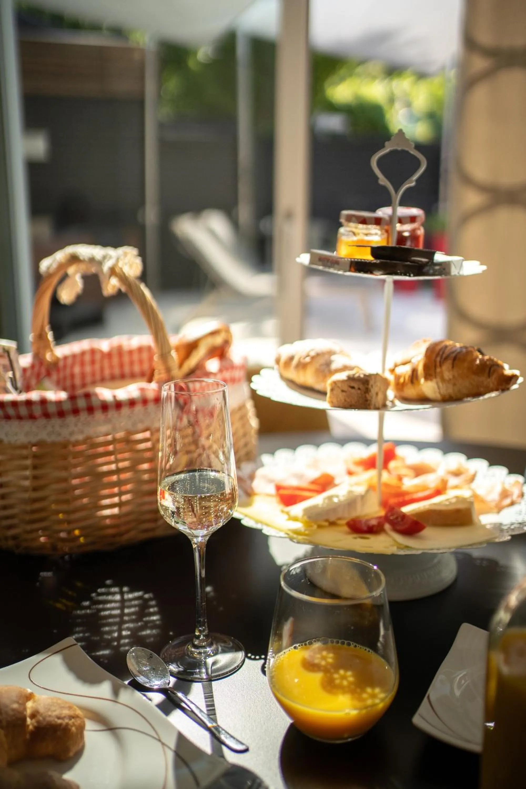 Merangardenvilla adults only