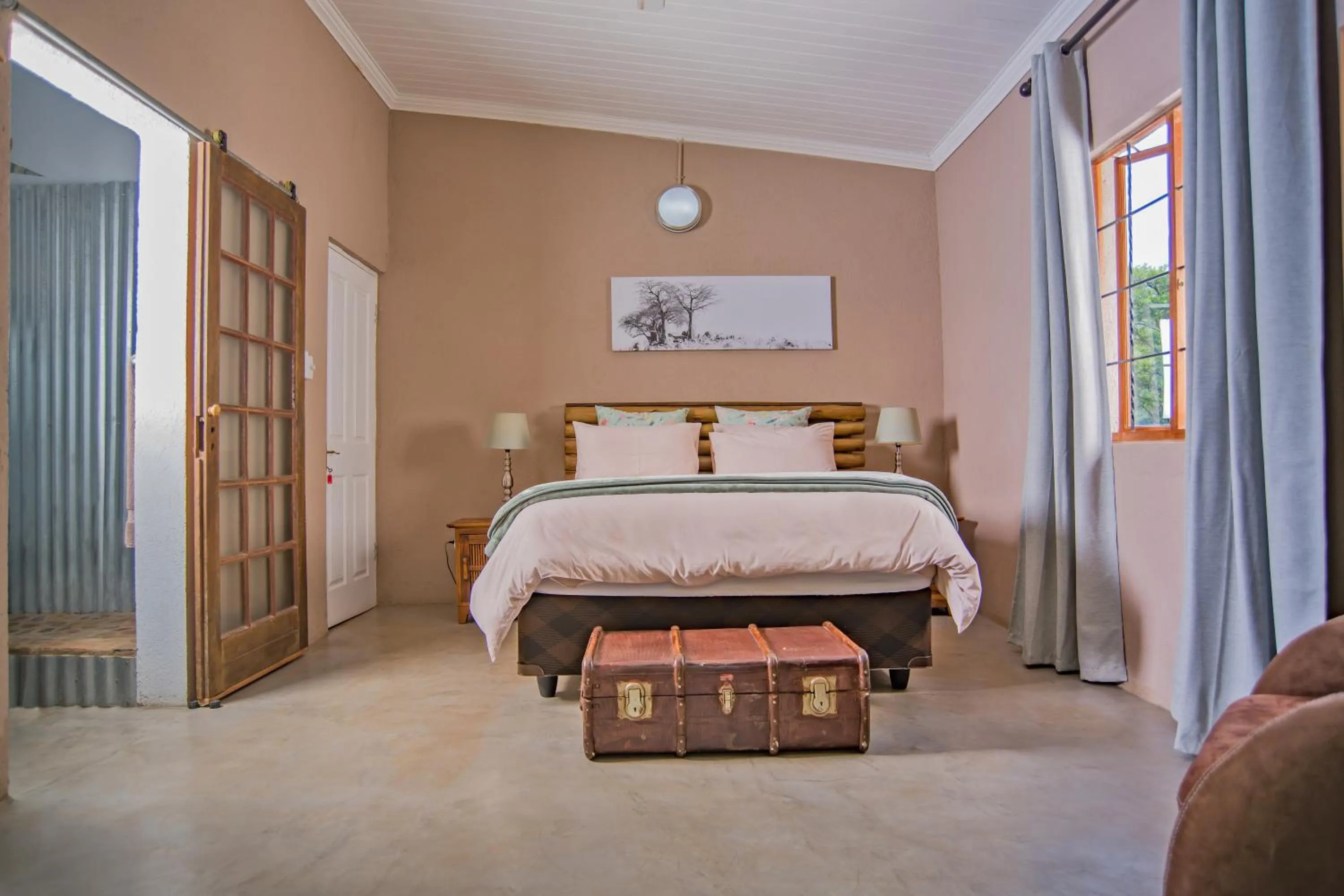Bedroom, Bed in Caracal Lodge