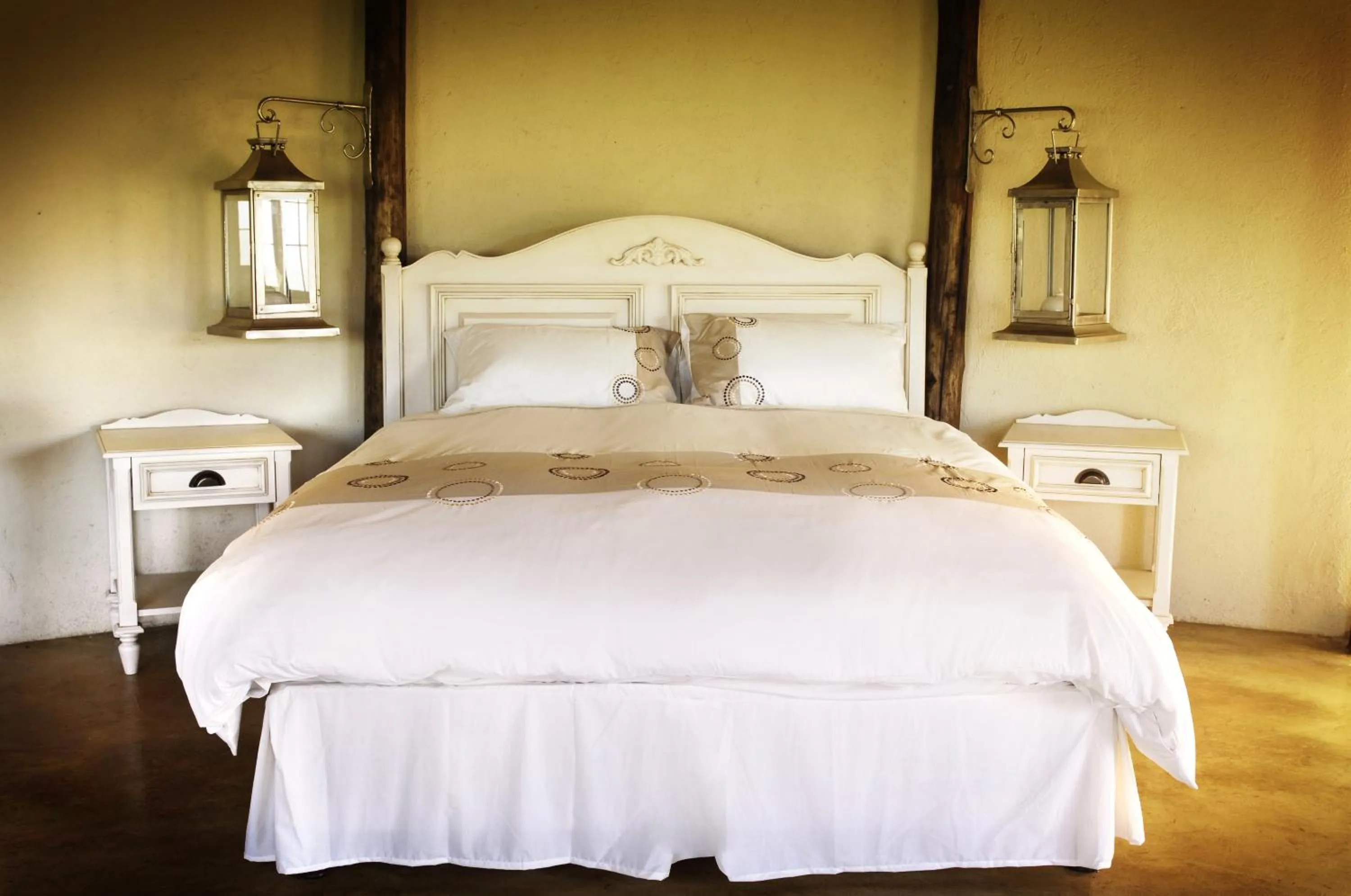 Bedroom, Bed in Caracal Lodge