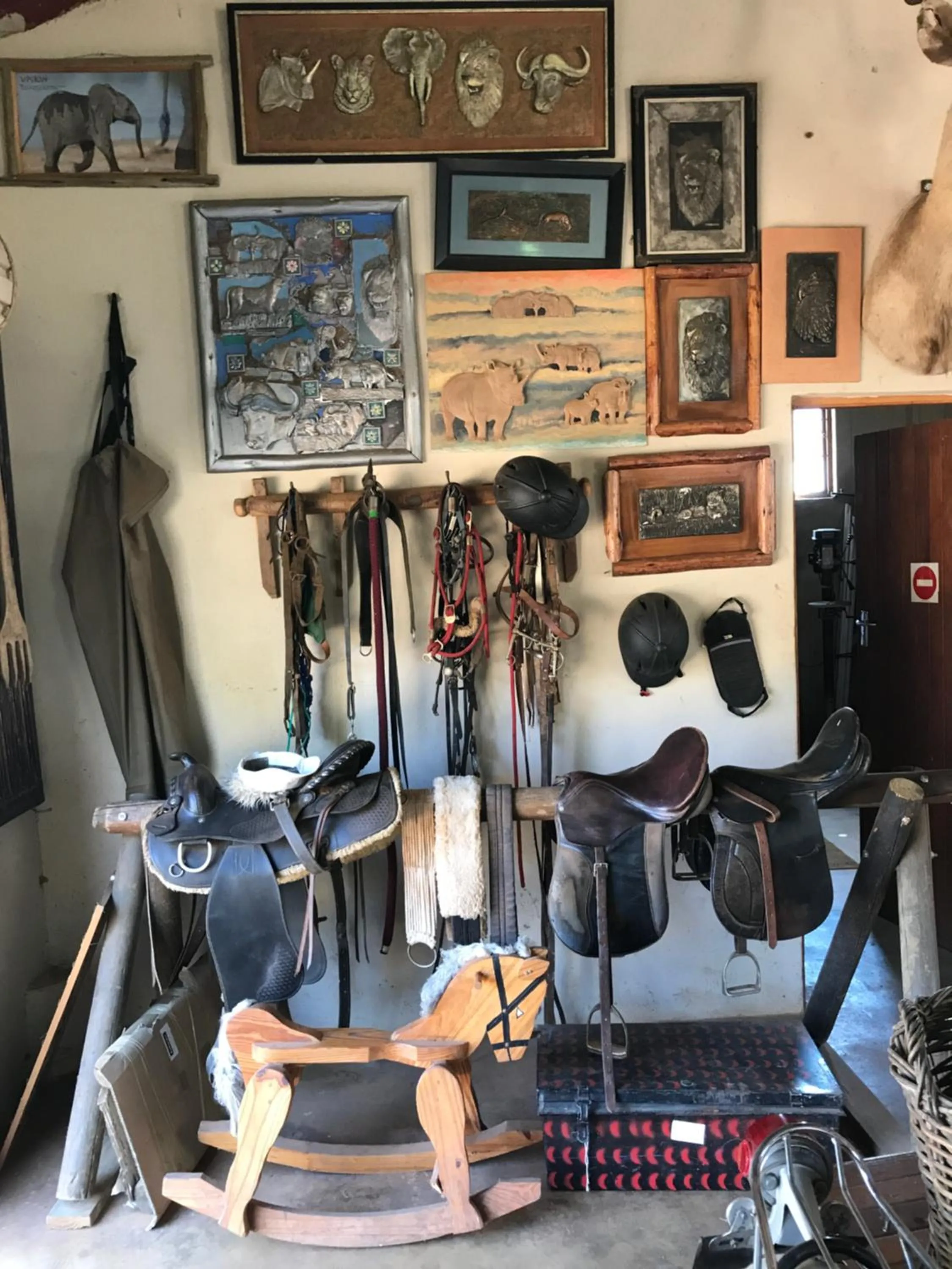 Communal lounge/ TV room in Caracal Lodge