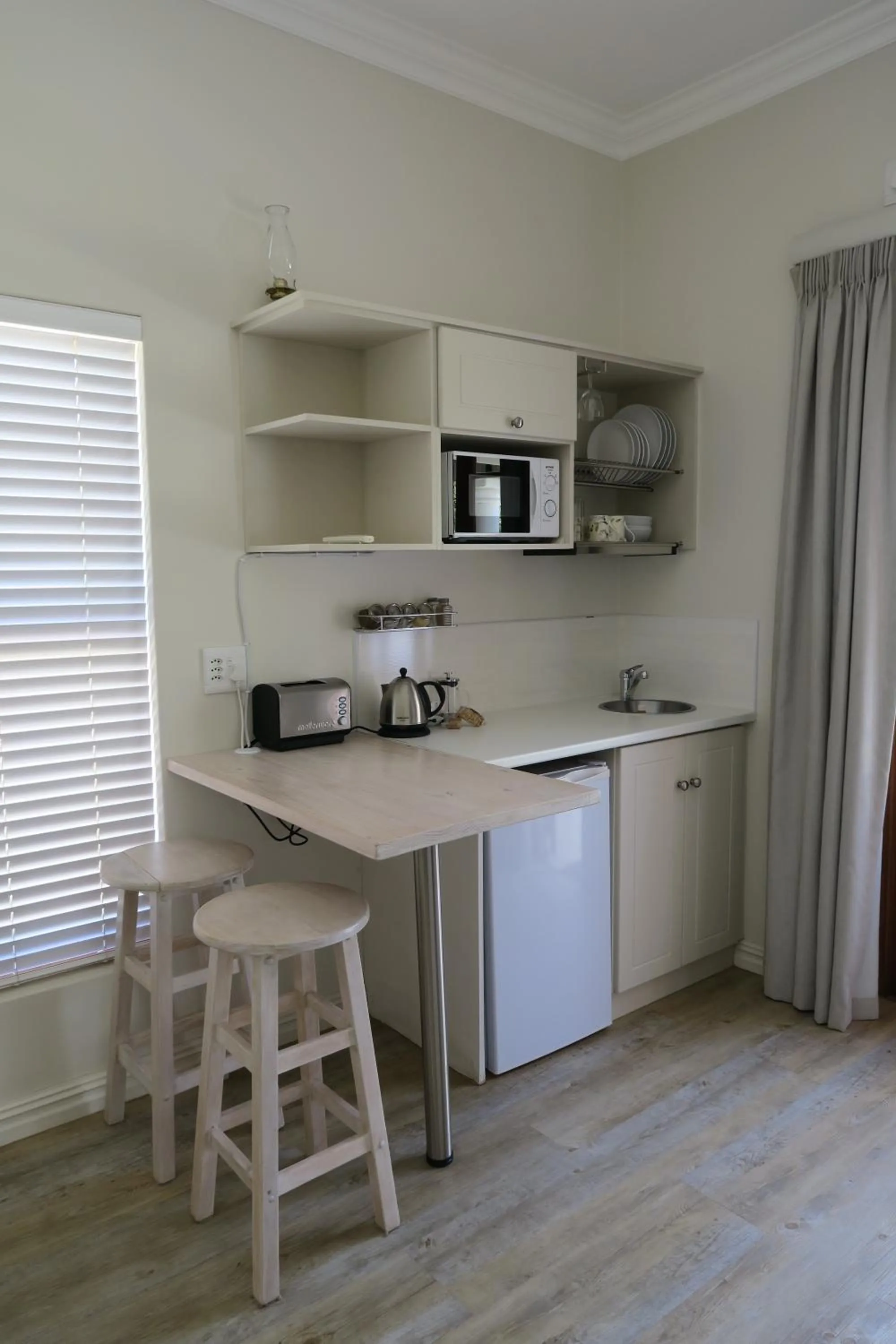 Kitchen or kitchenette in Raptor Rise Farm