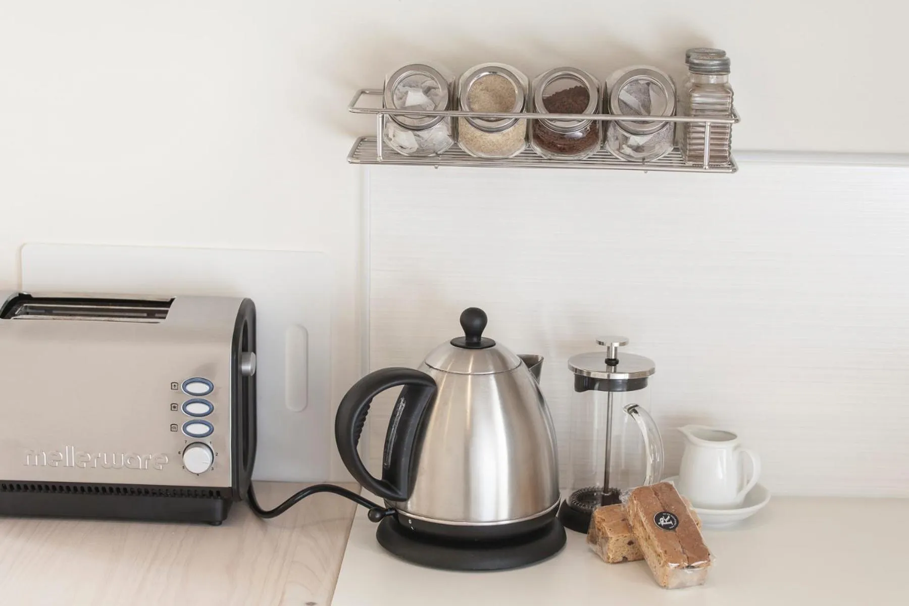 Kitchen or kitchenette in Raptor Rise Farm
