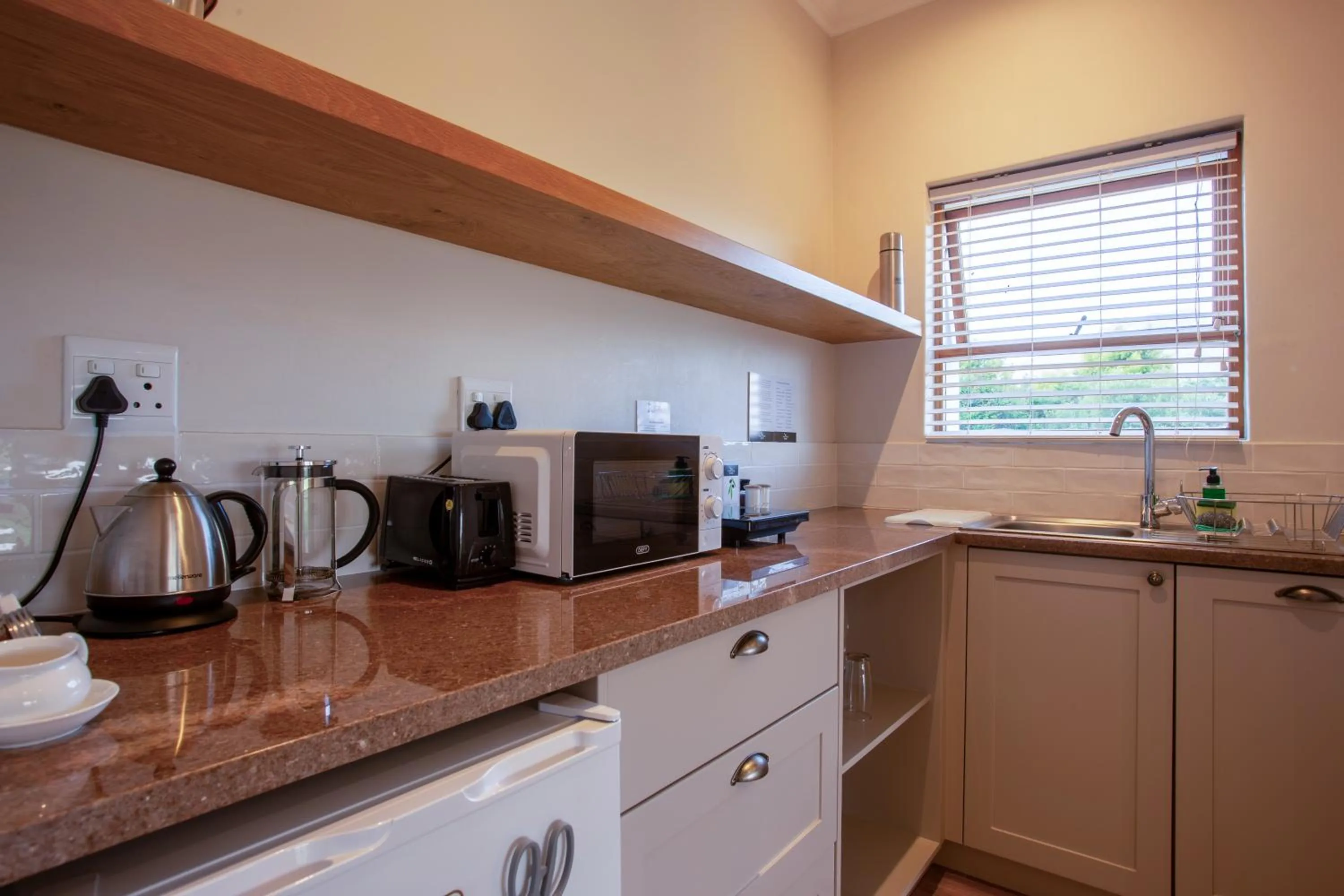 Kitchen or kitchenette in Raptor Rise Farm