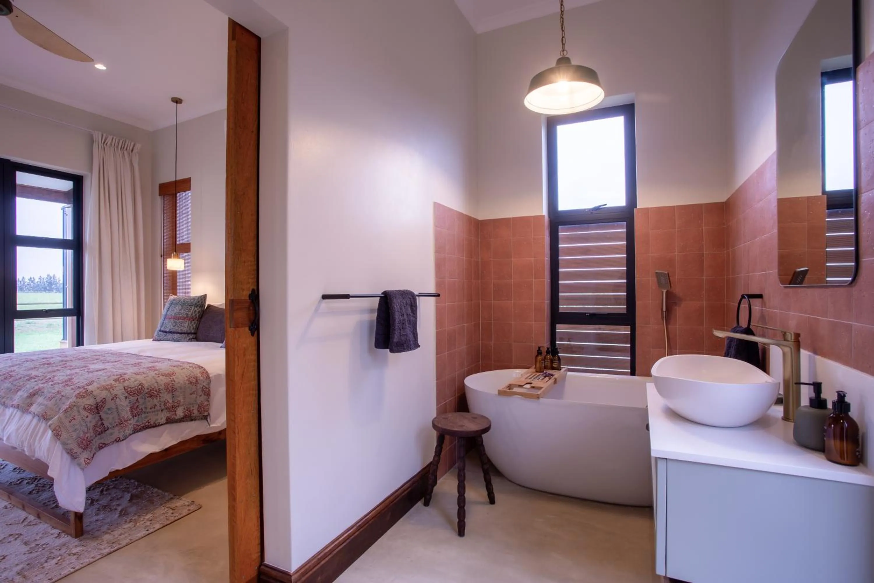 Bathroom, Bed in Raptor Rise Farm