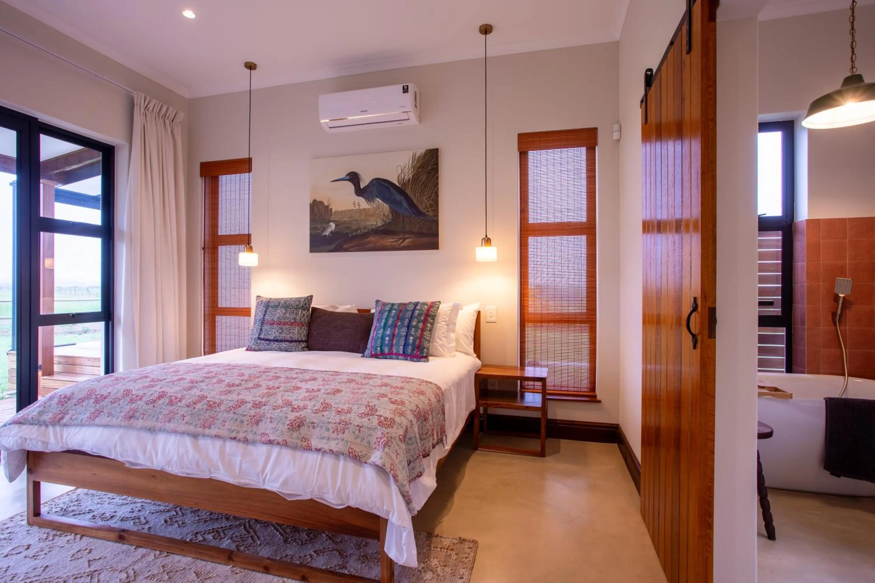 Bedroom, Bed in Raptor Rise Farm