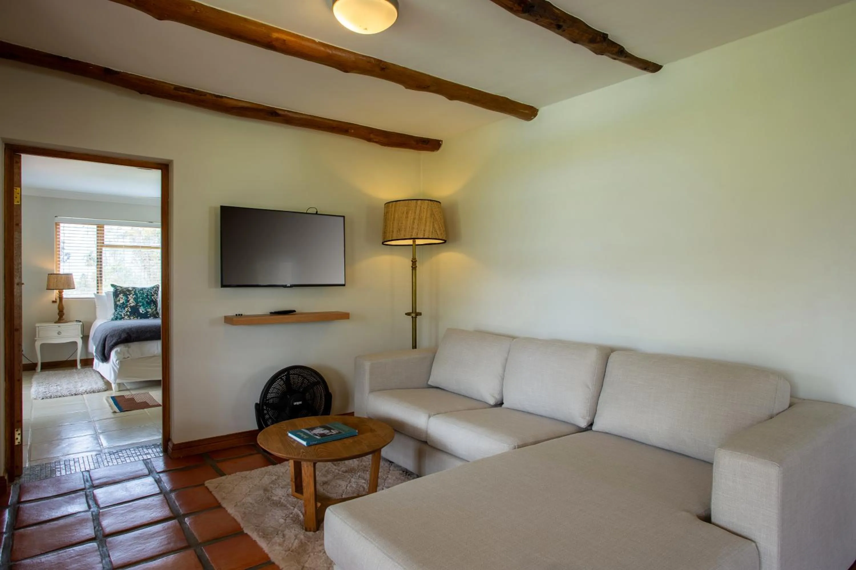 TV and multimedia in Raptor Rise Farm