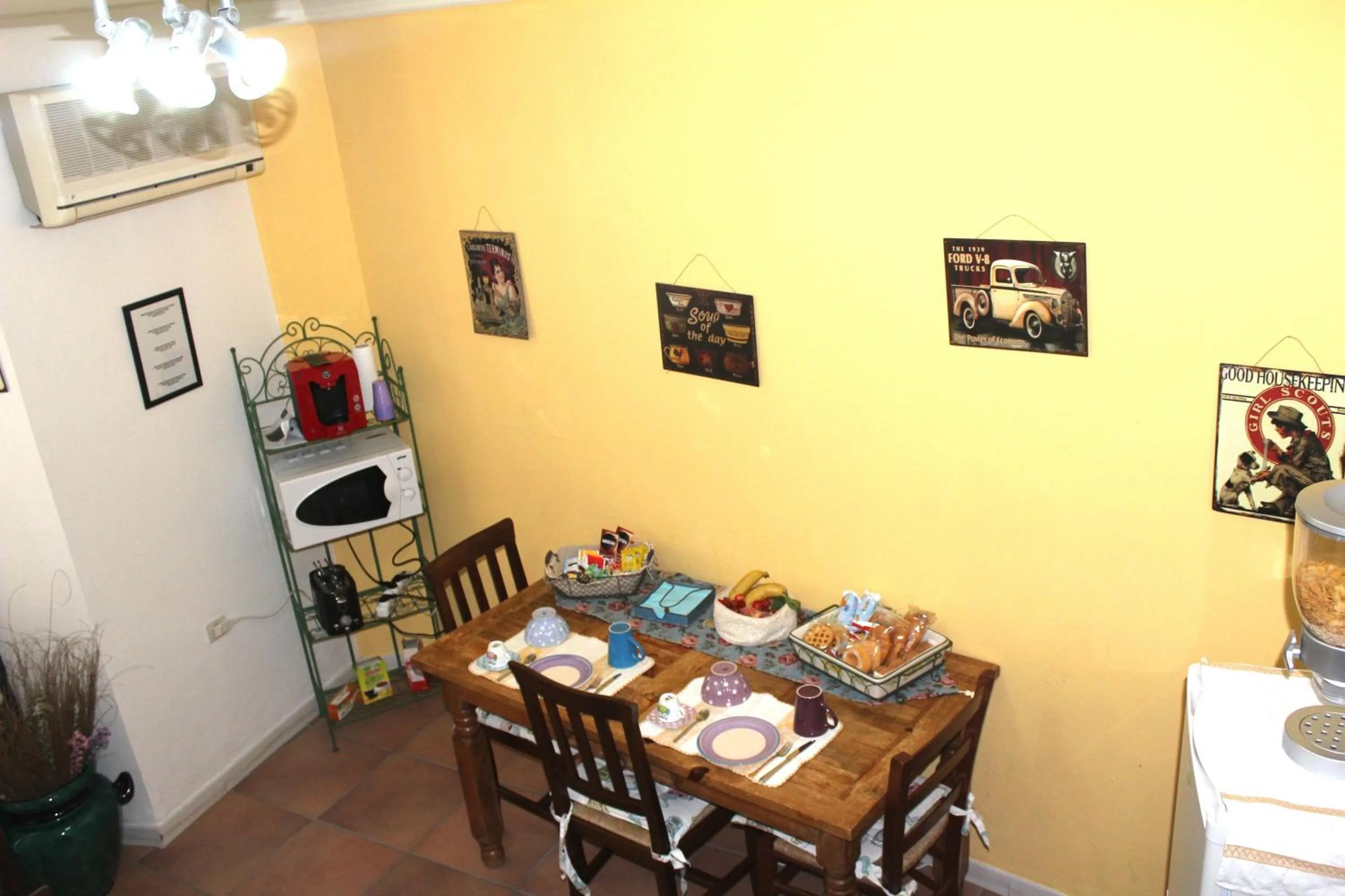 Food in Bed And Breakfast Majore