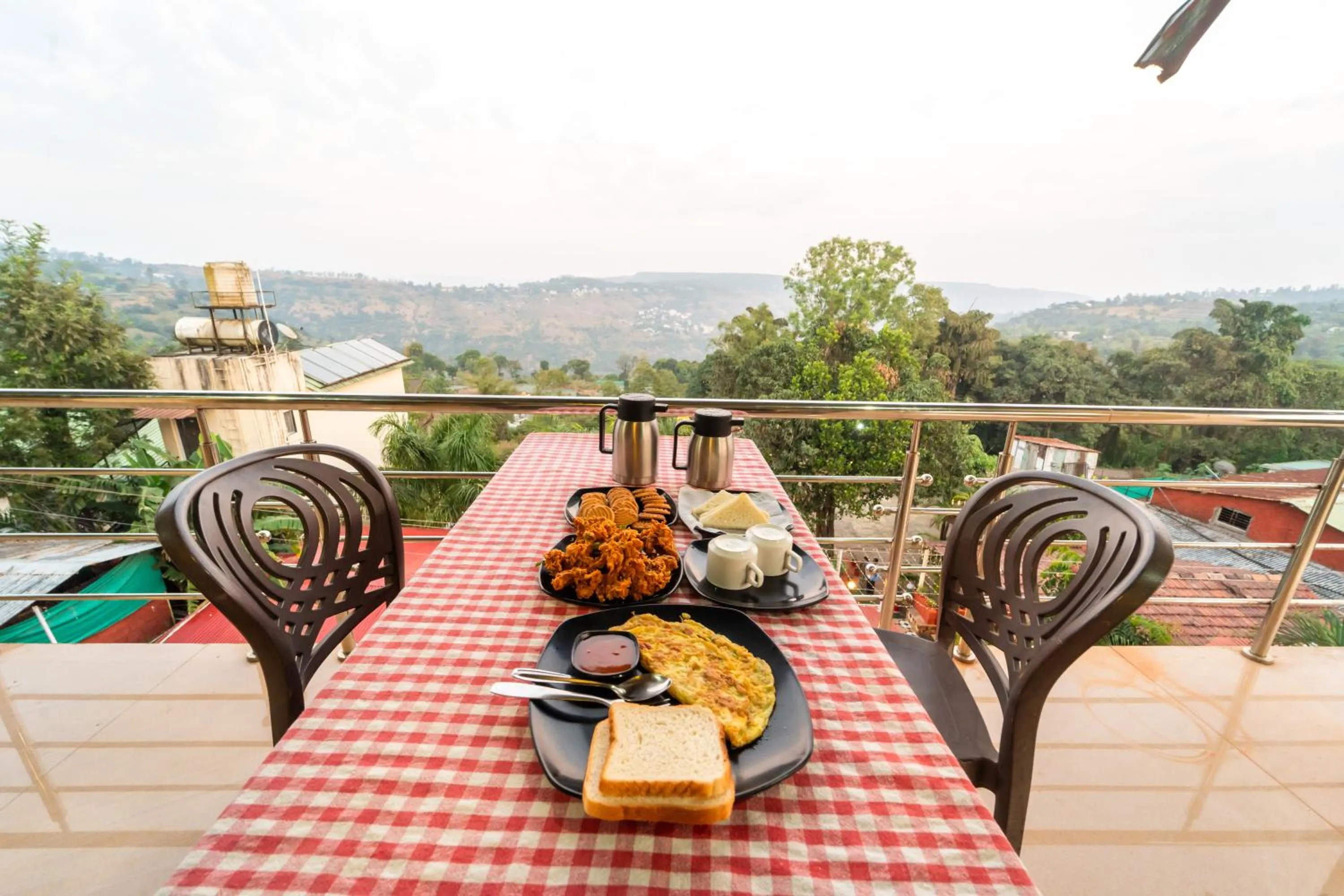 Restaurant/places to eat in Strawberry County