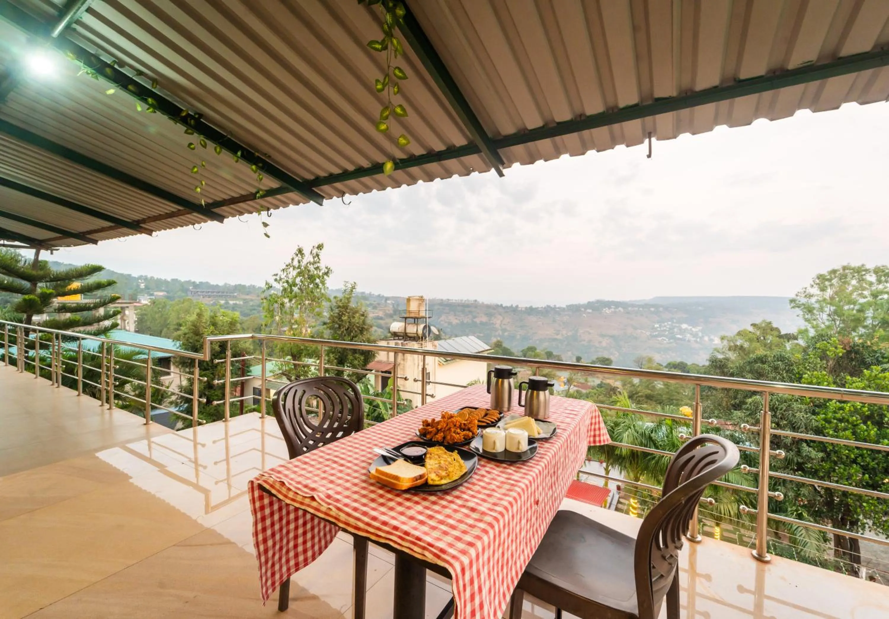 Restaurant/places to eat in Strawberry County