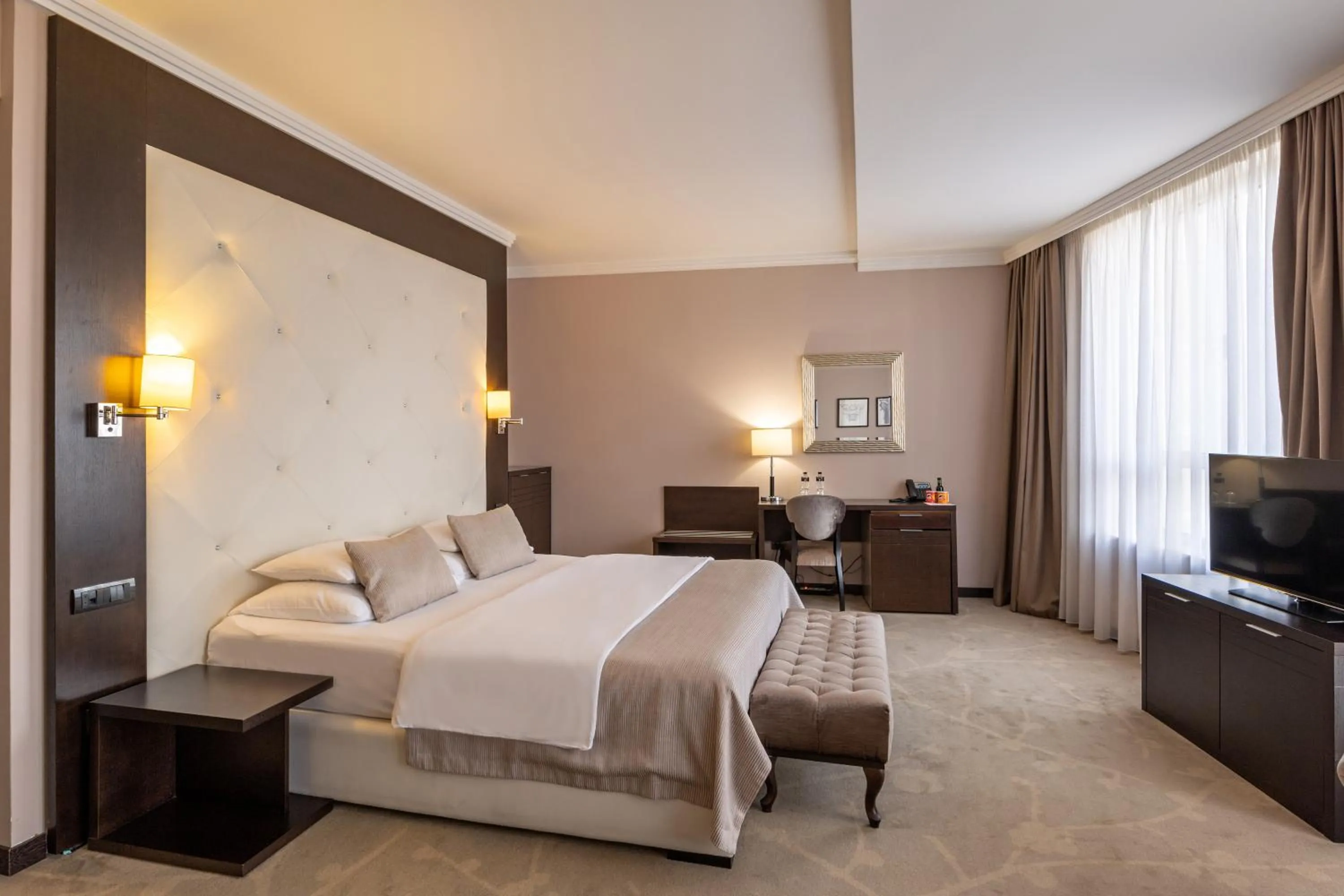 Photo of the whole room, Bed in Hotel Constantine the Great