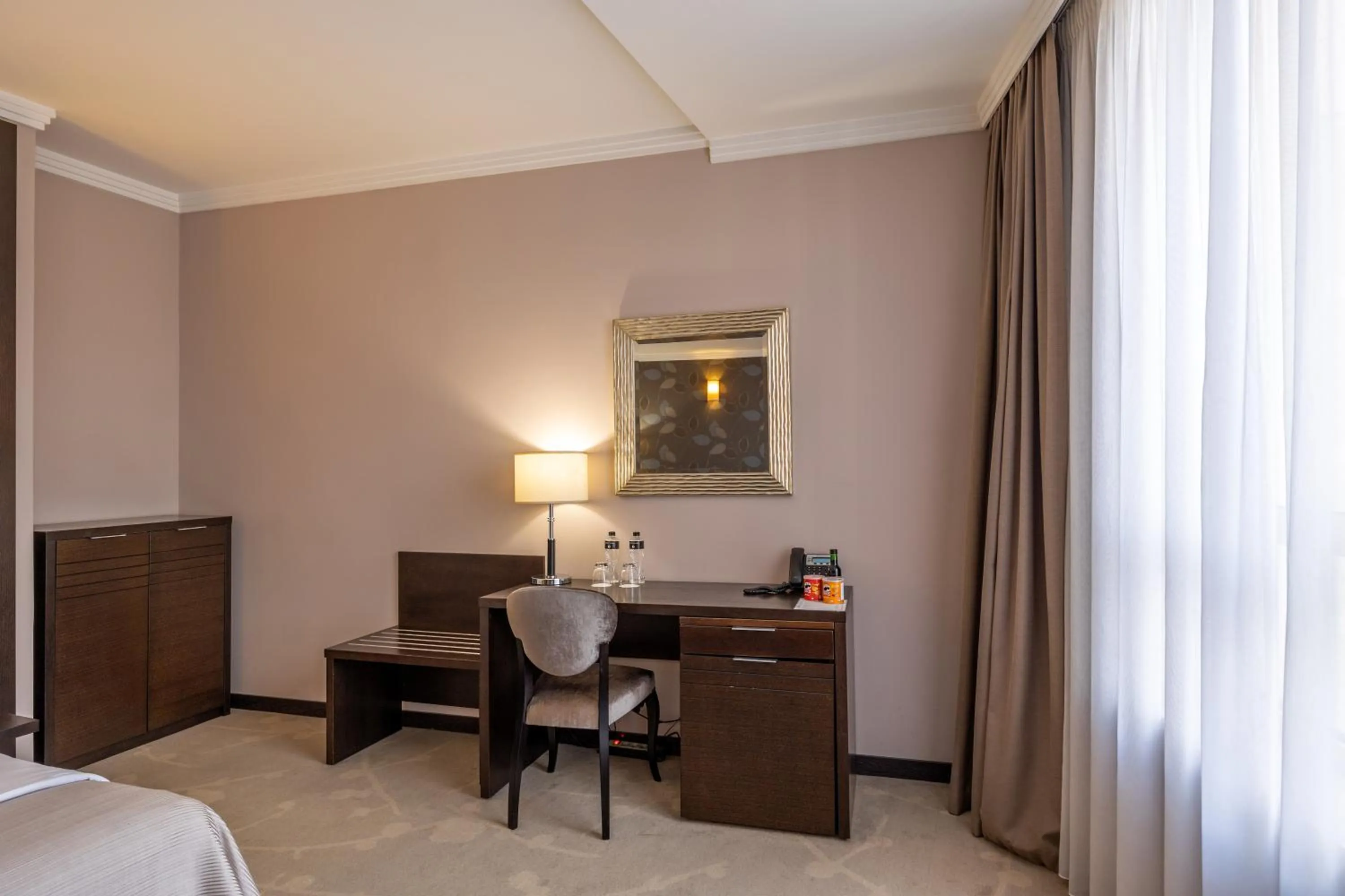 Seating area, Bed in Hotel Constantine the Great