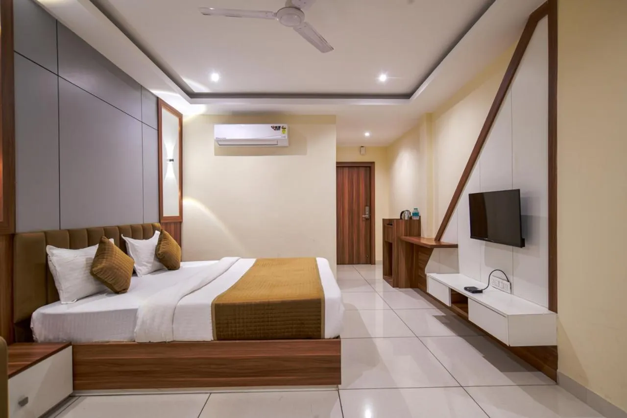 Photo of the whole room, Bed in Radhe Krishna Resort