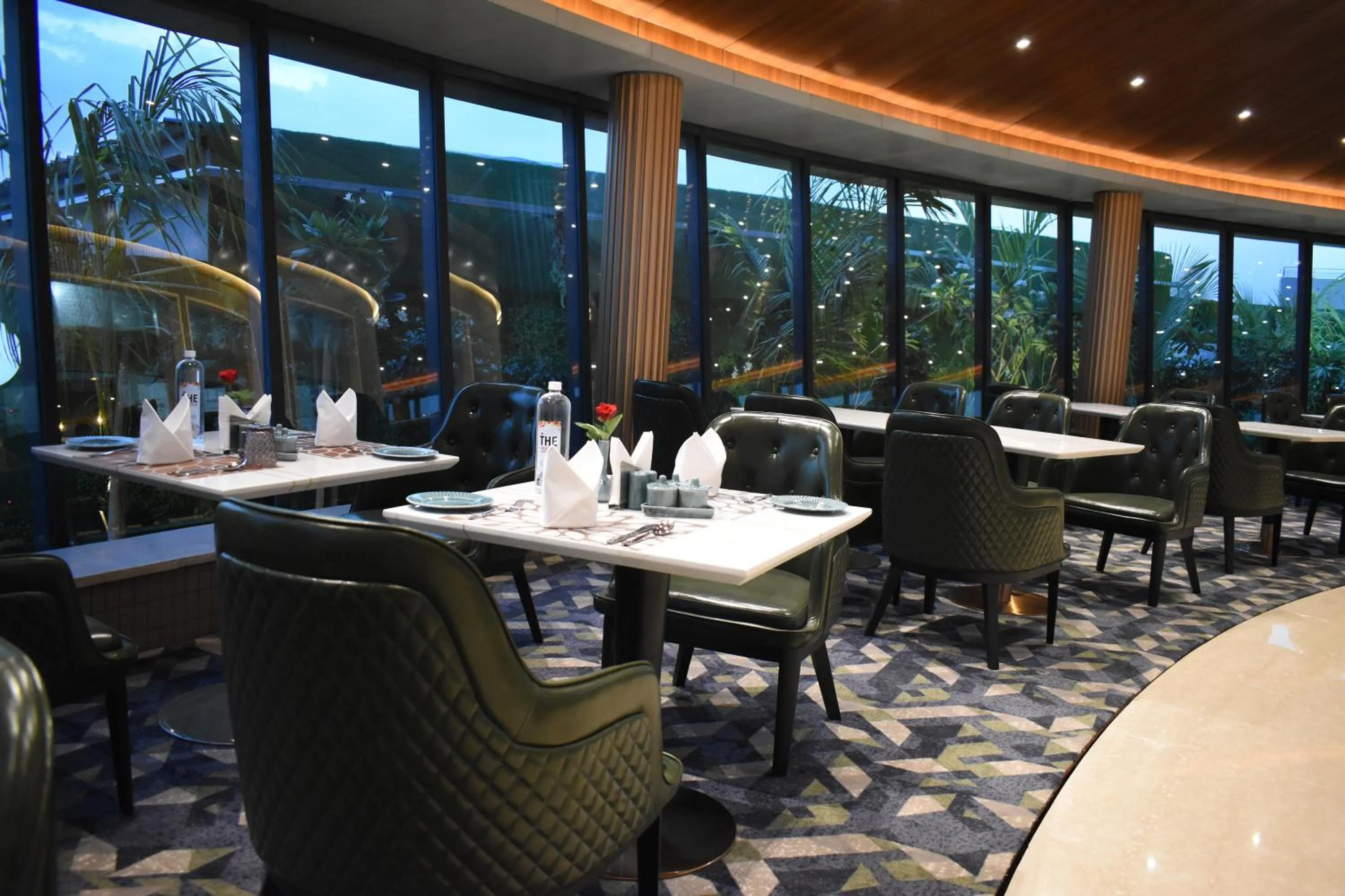 Restaurant/places to eat in The Maple Hotel