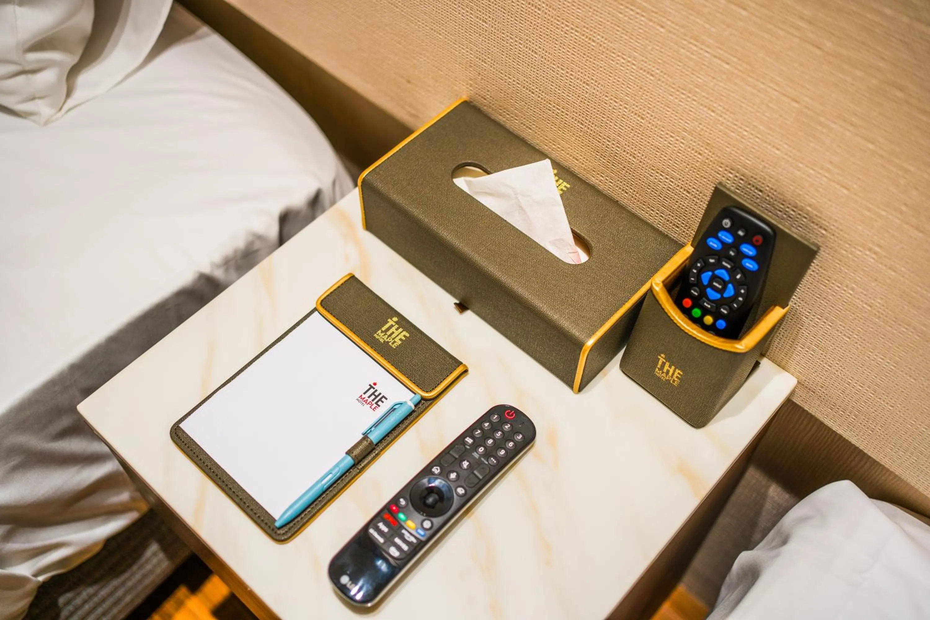 TV and multimedia, Bed in The Maple Hotel