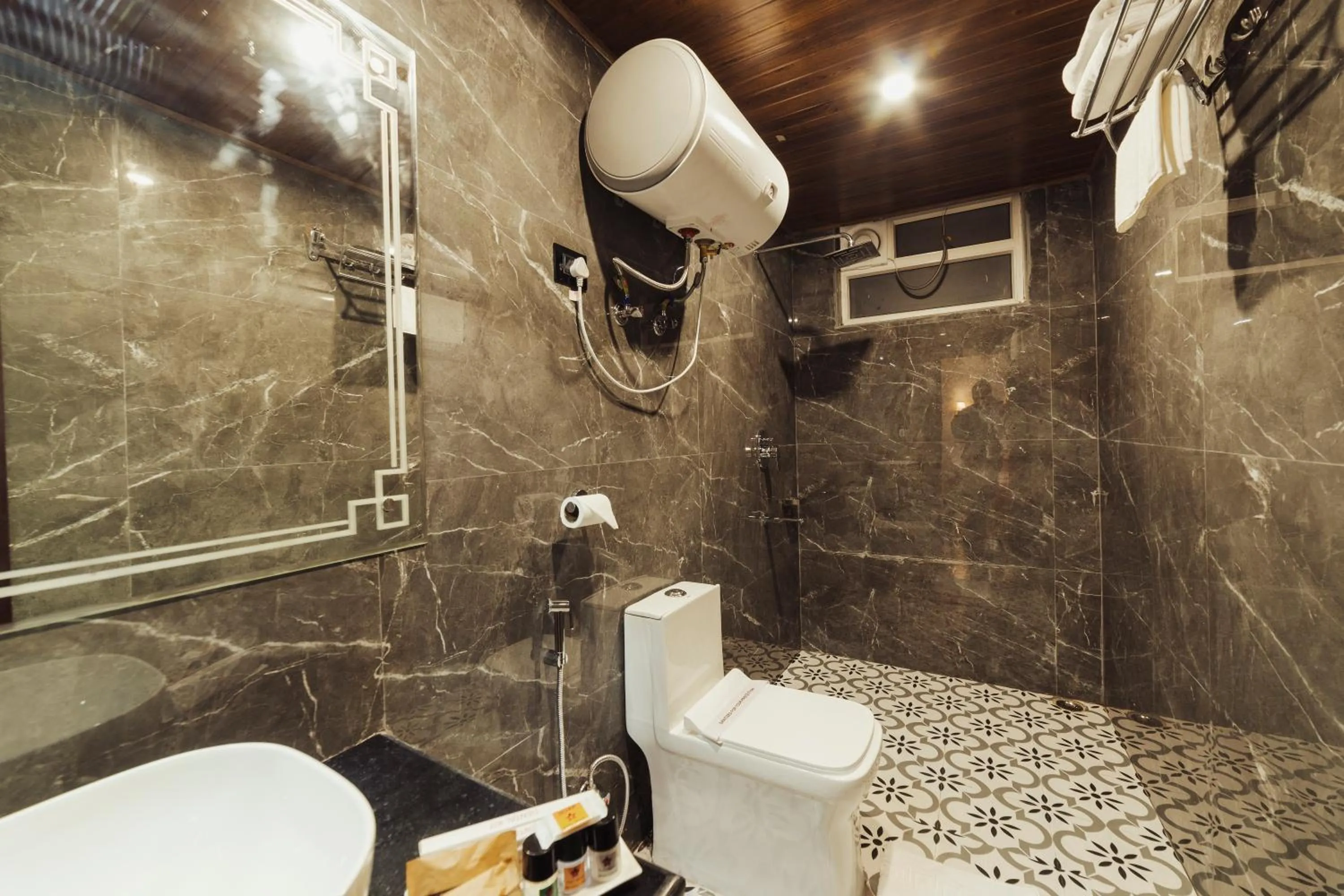 Shower in ETHO METHO GANGTOK