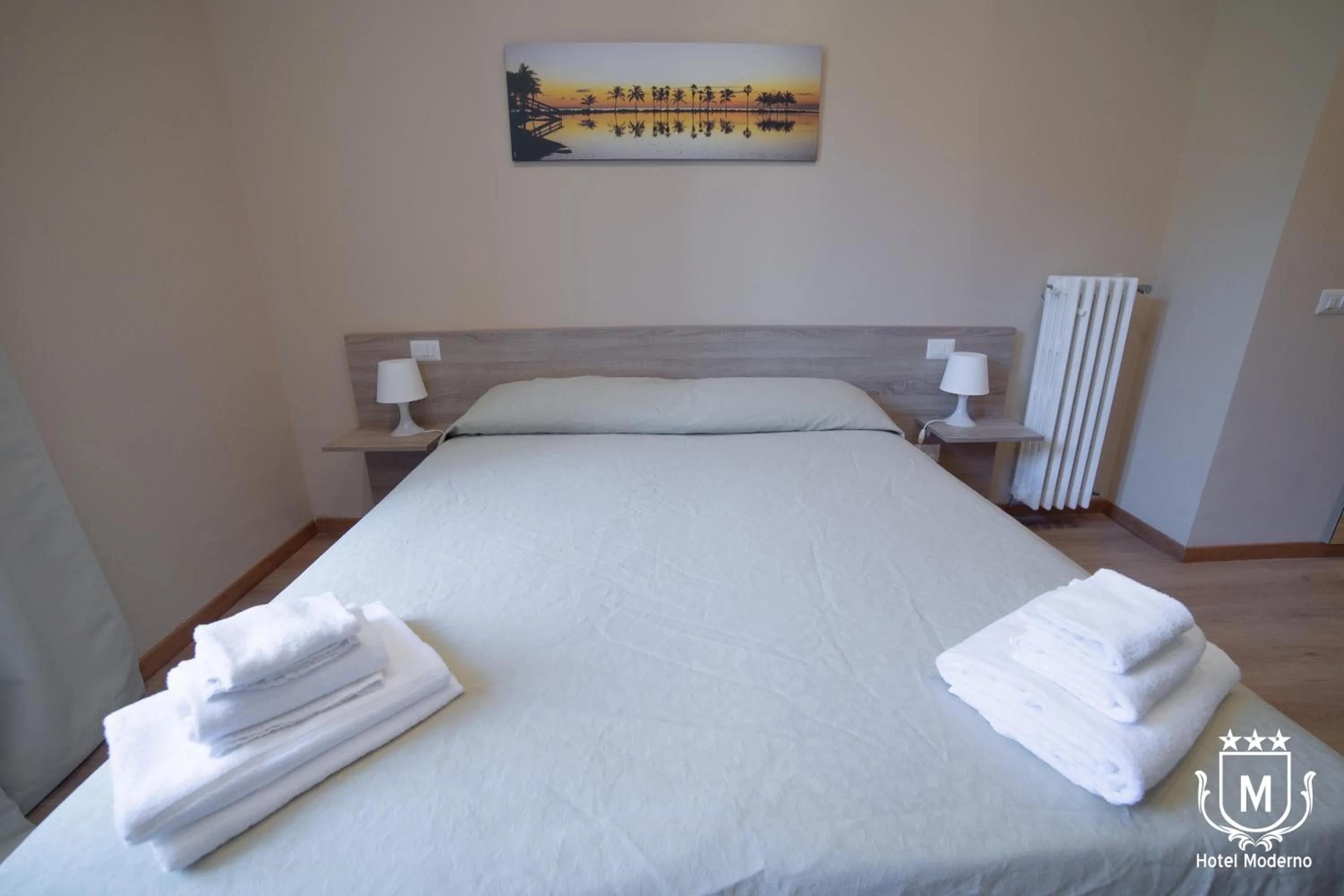 Bed in Hotel Moderno