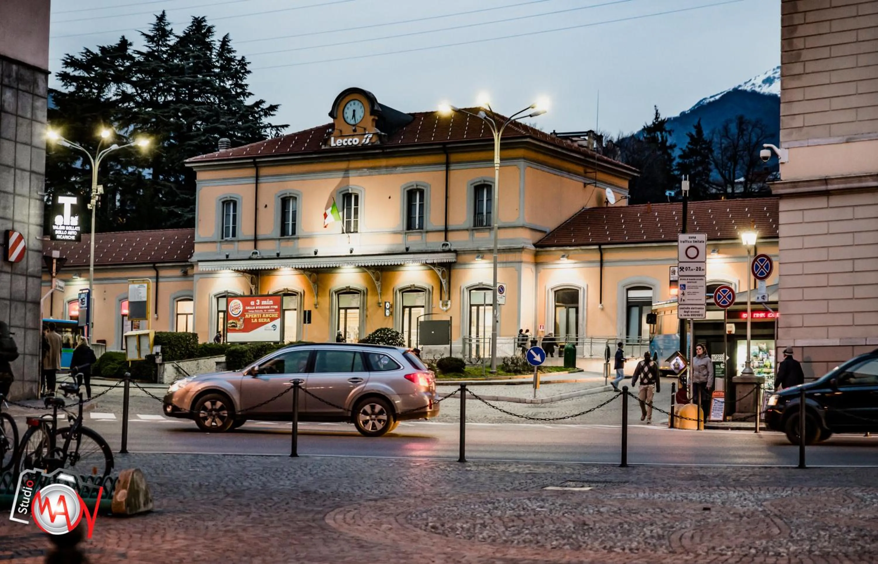Property logo or sign in Hotel Moderno