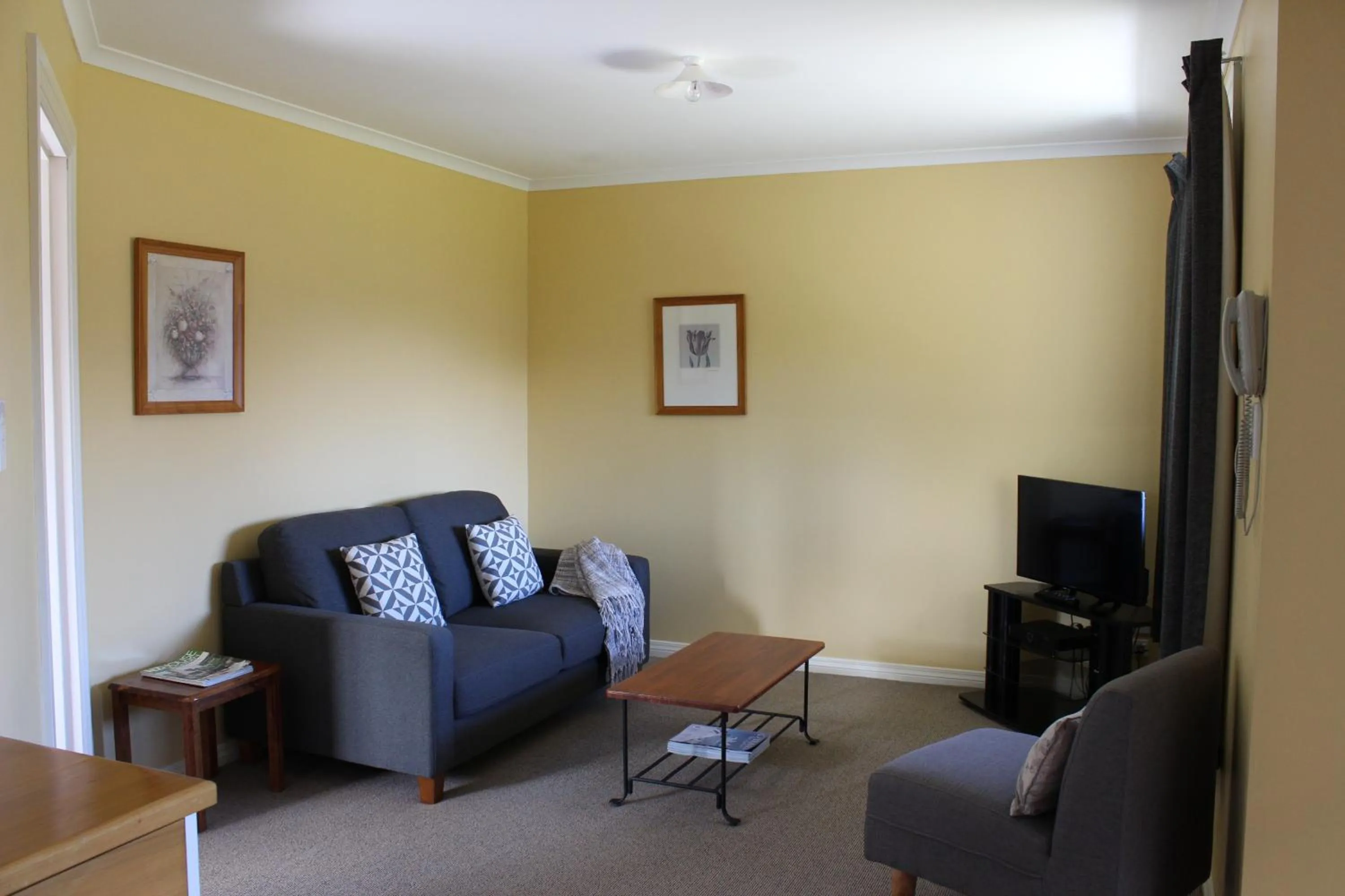 Blue Thistle Cottages