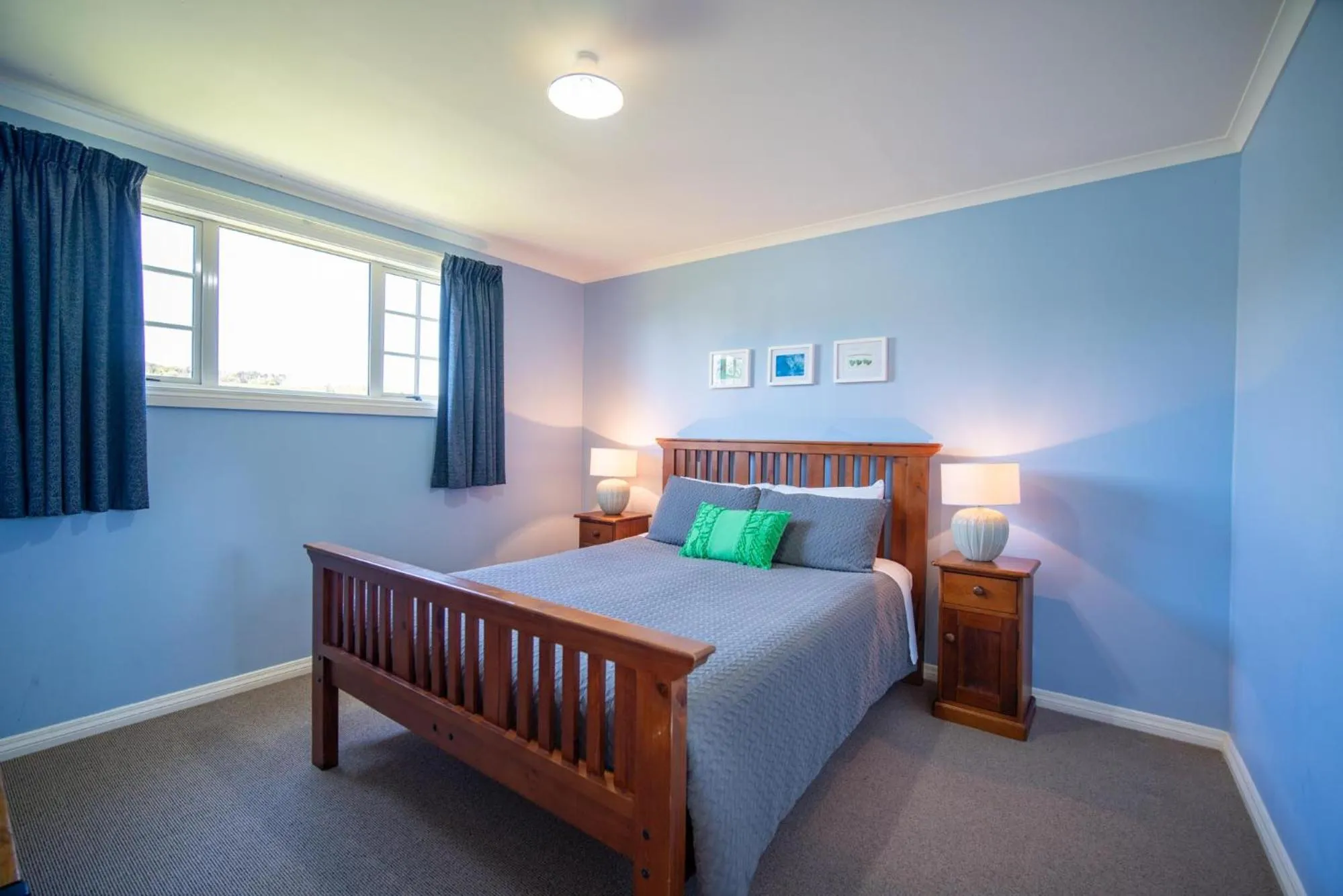 Bed in Blue Thistle Cottages