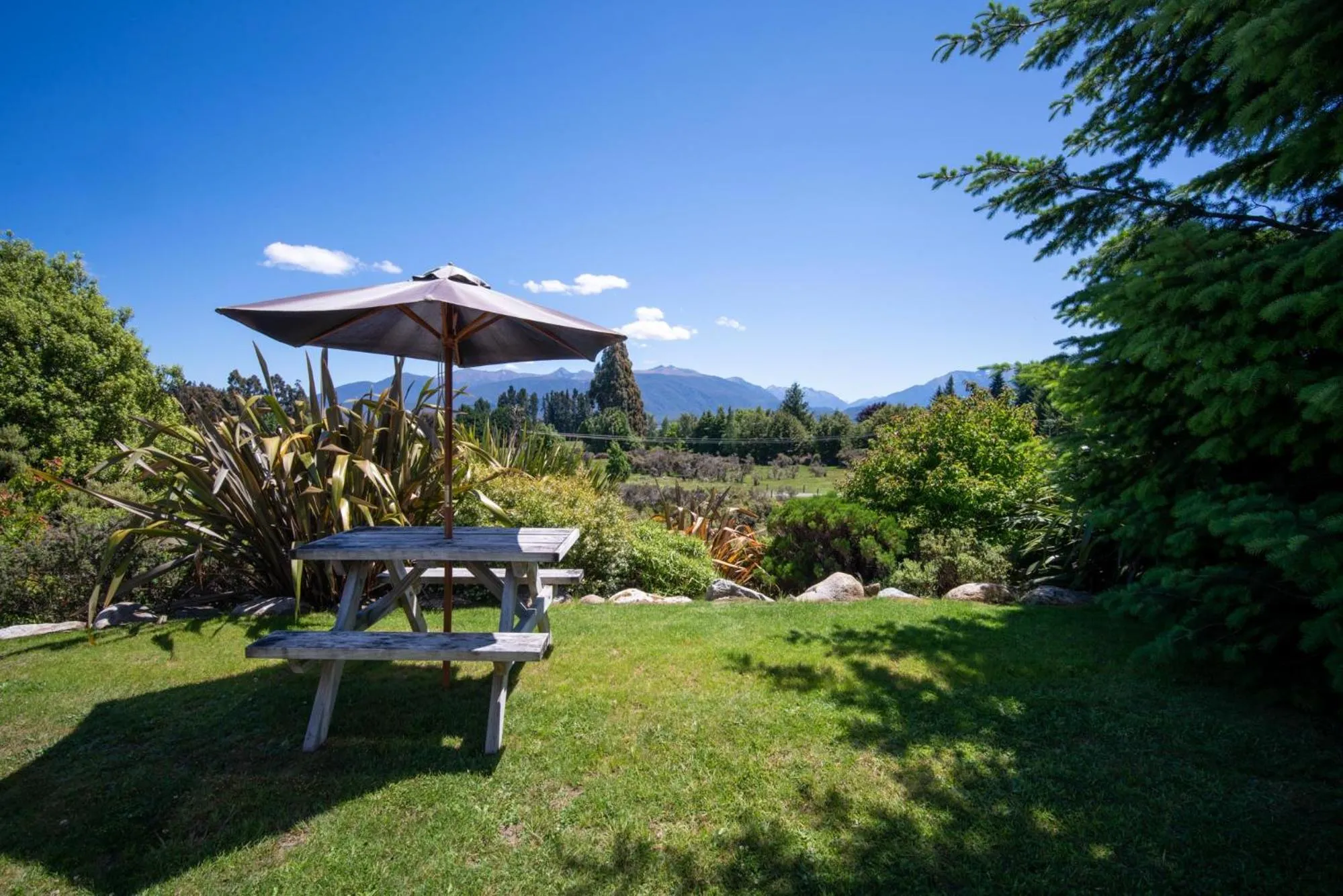 Blue Thistle Cottages