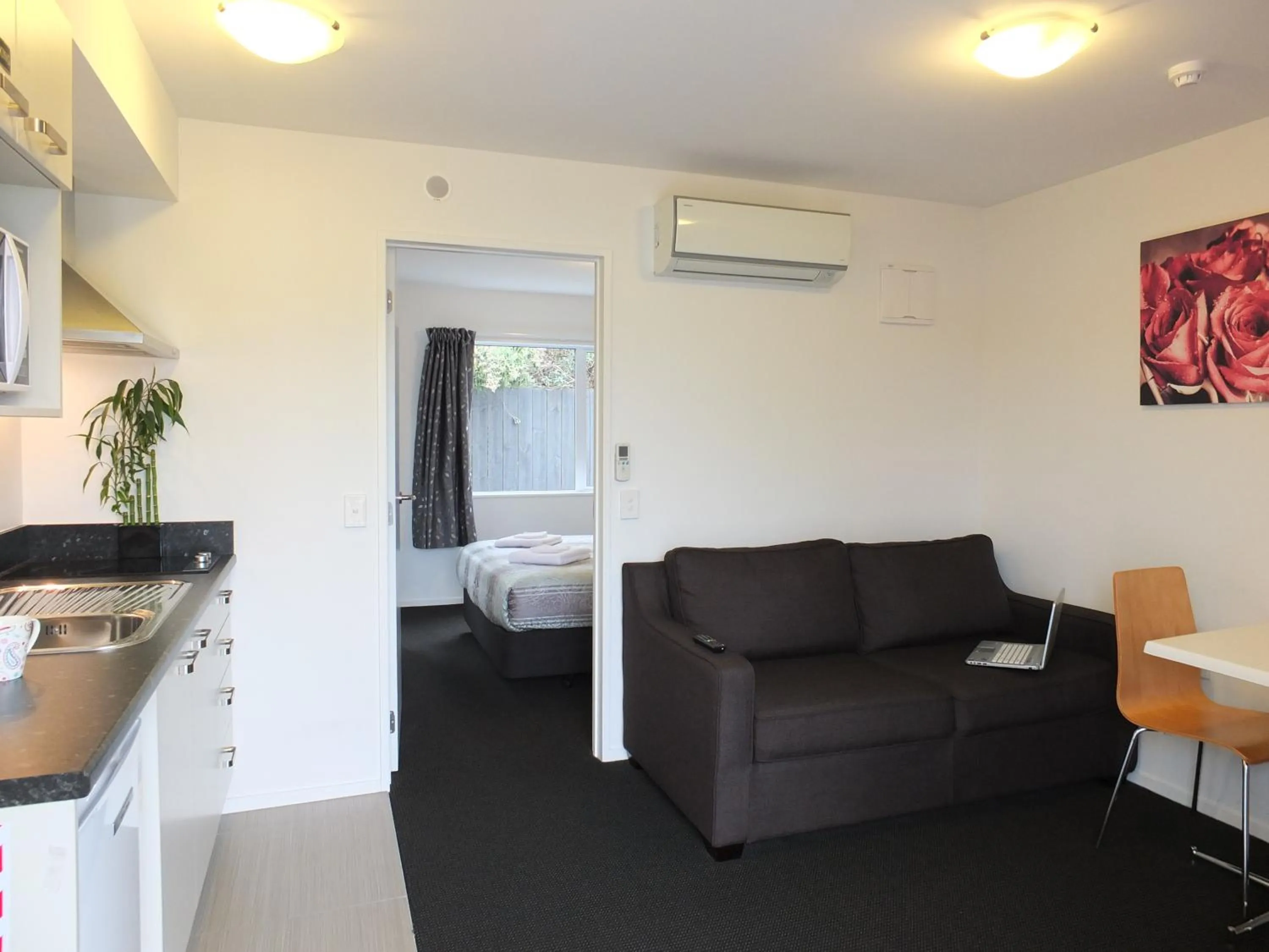 Day in 101 Stars Motel