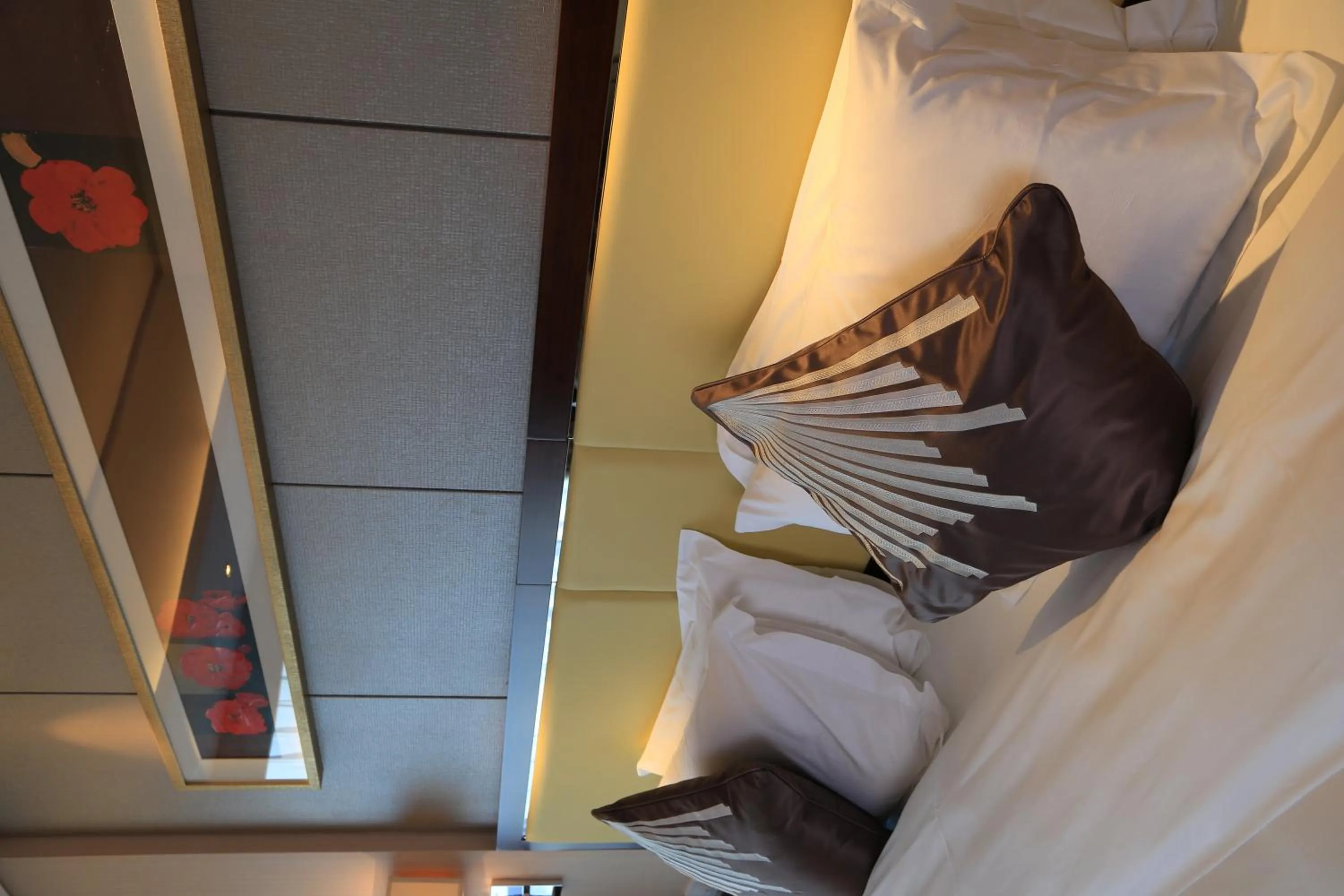 Bed in Guangzhou ChangFeng Gloria Plaza Hotel