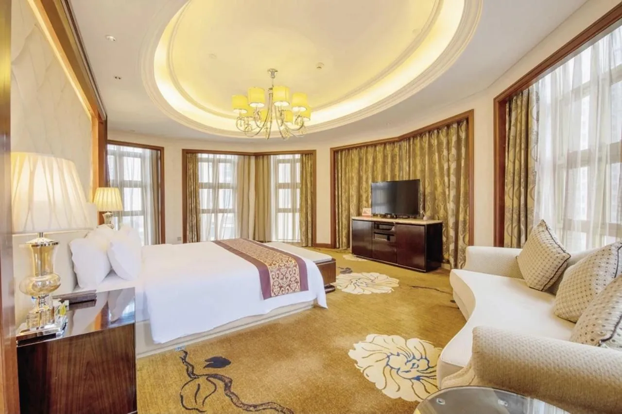 TV and multimedia, Bed in Days Hotel by Wyndham Logan City Huizhou
