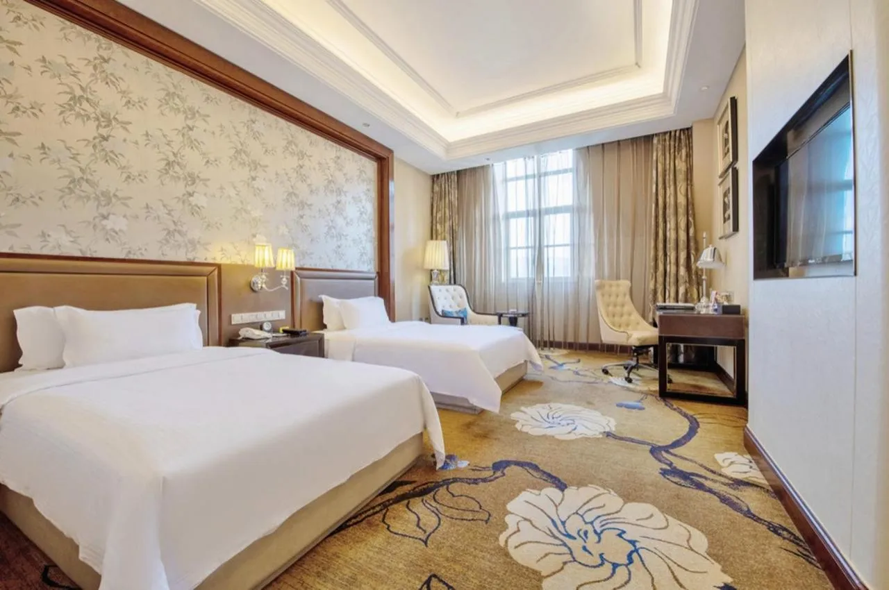 Bedroom, Bed in Days Hotel by Wyndham Logan City Huizhou