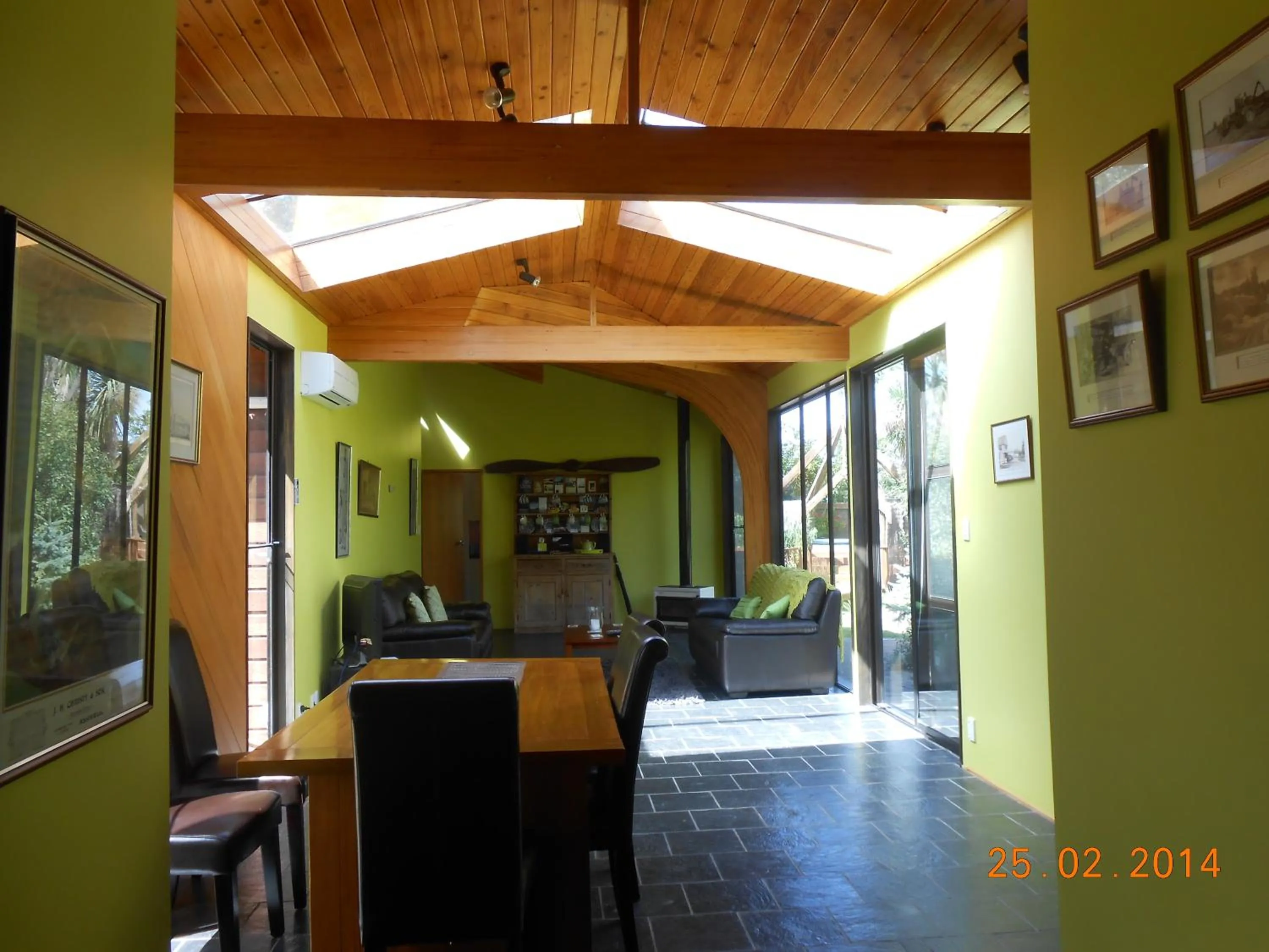 Library in Antares Homestay