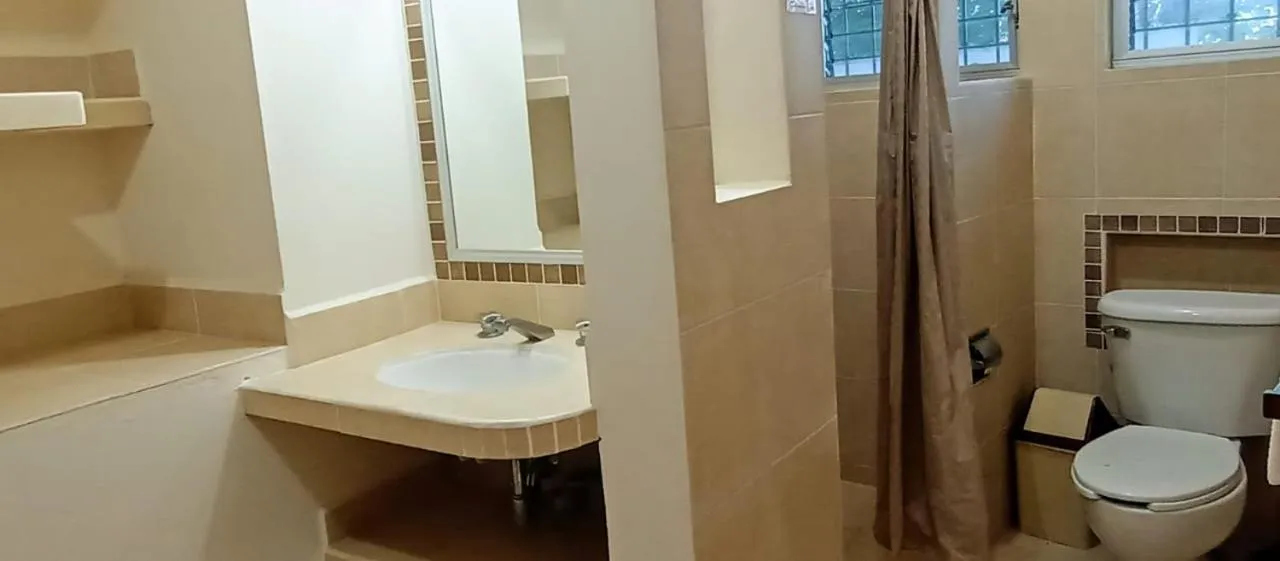 Shower in Hotel Casa Rush