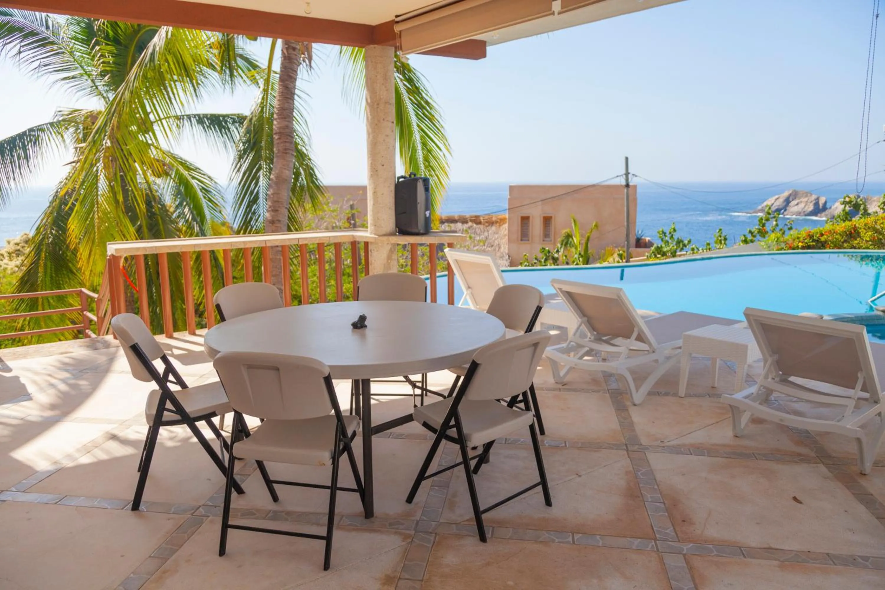 Pool view in Hotel Casa Rush