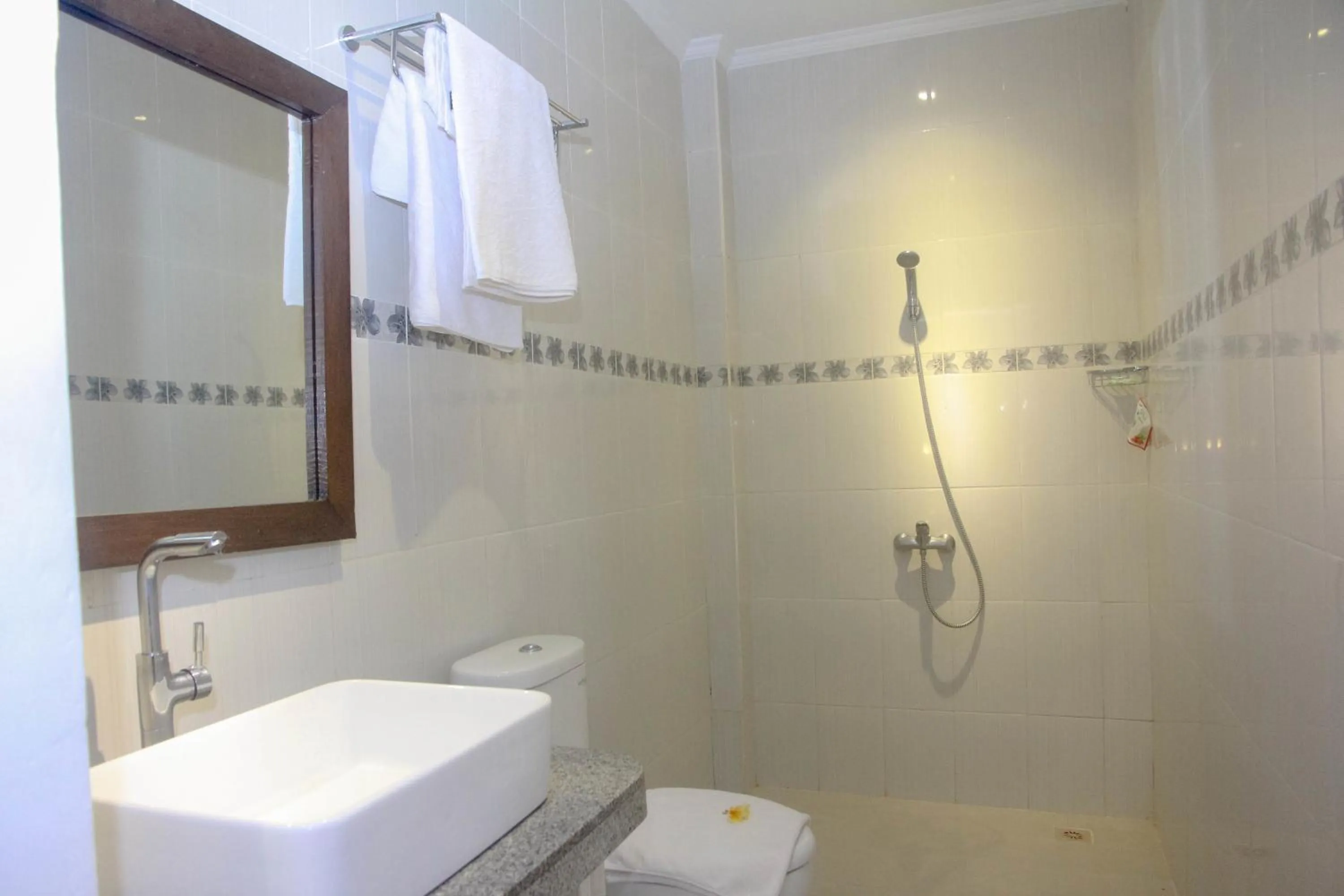 Bathroom in D'Camel Hotel Lembongan