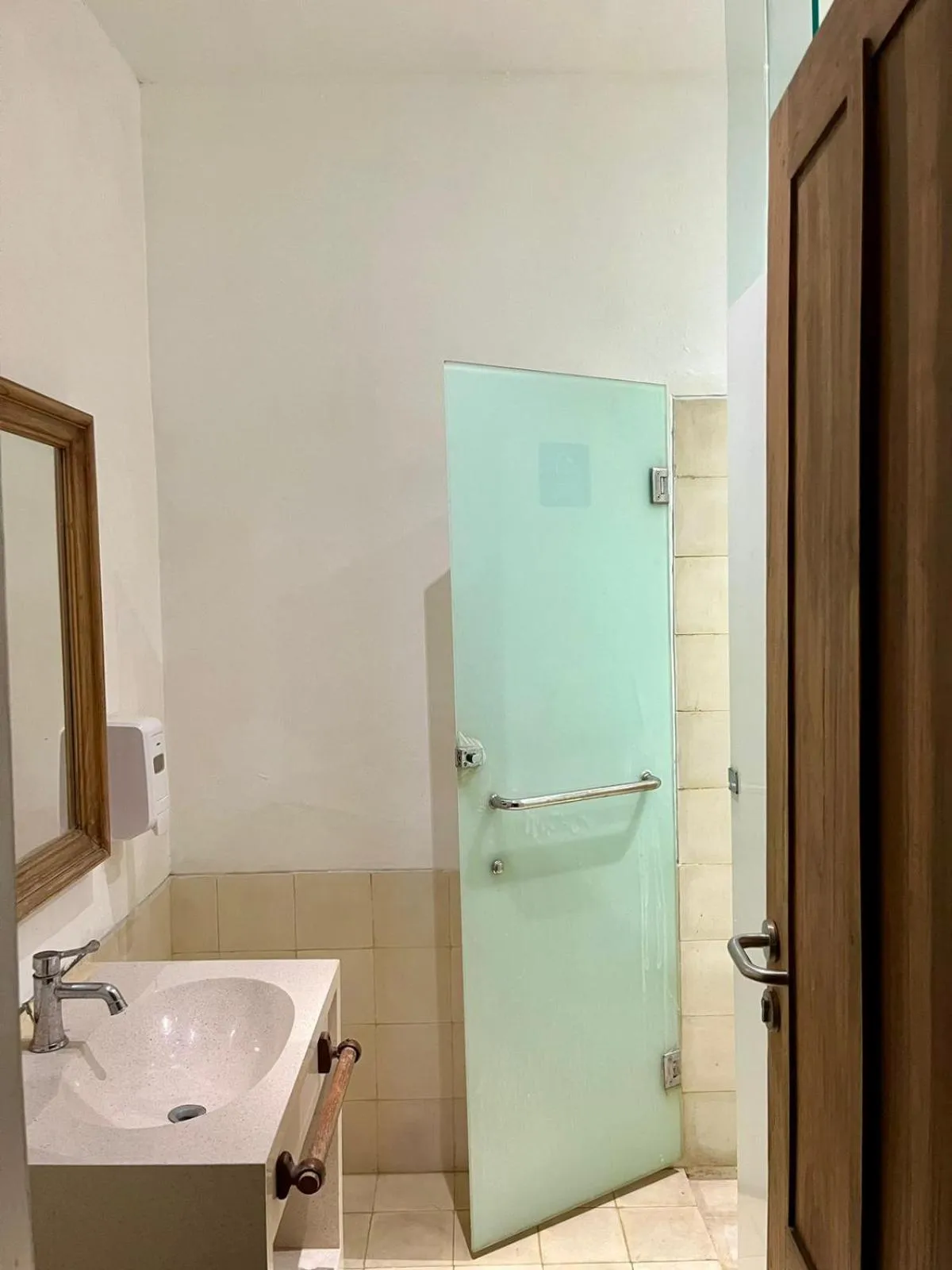 Bathroom in Adhisthana Hotel Yogyakarta