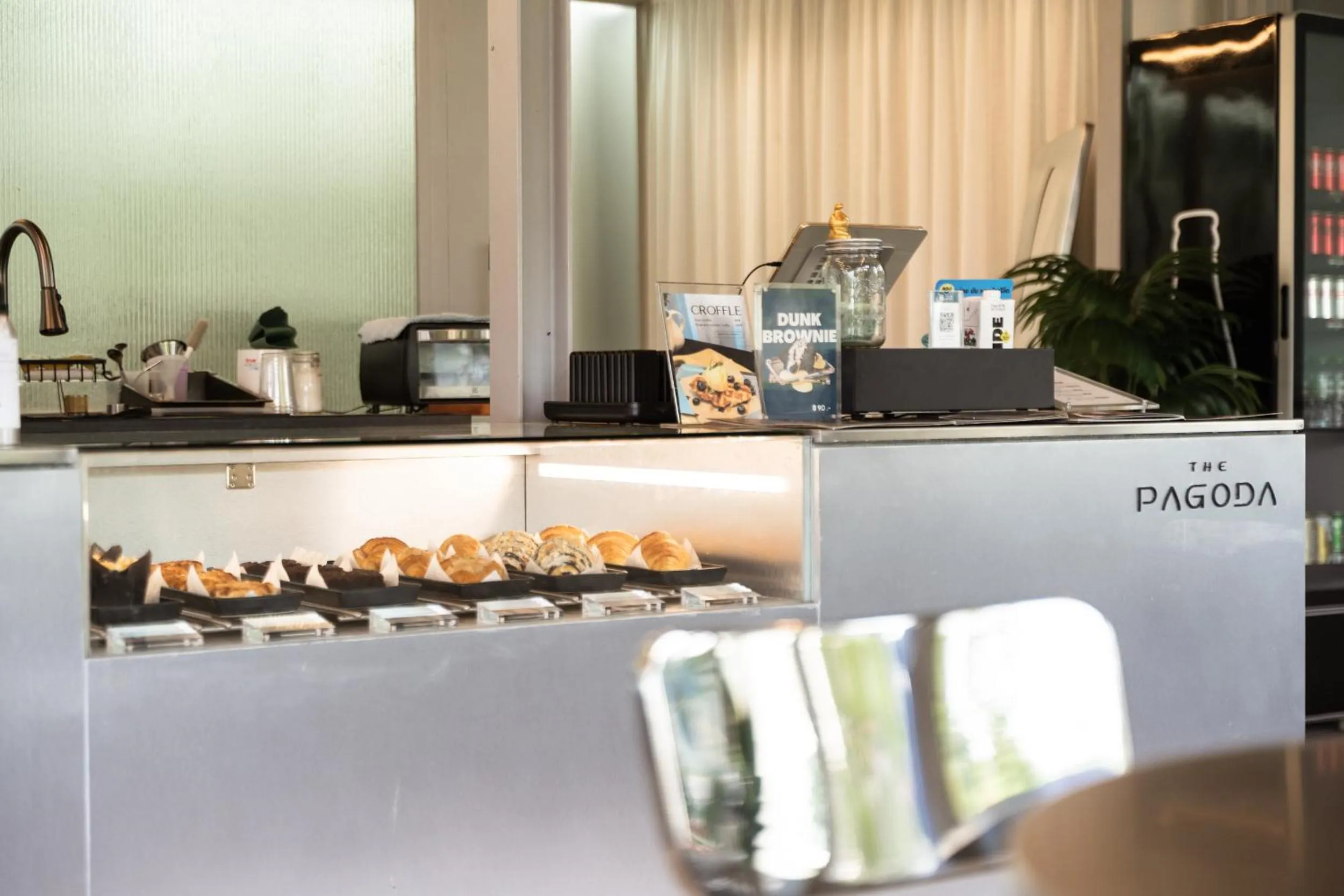 On-site shops in Maraya Hotel & Resort