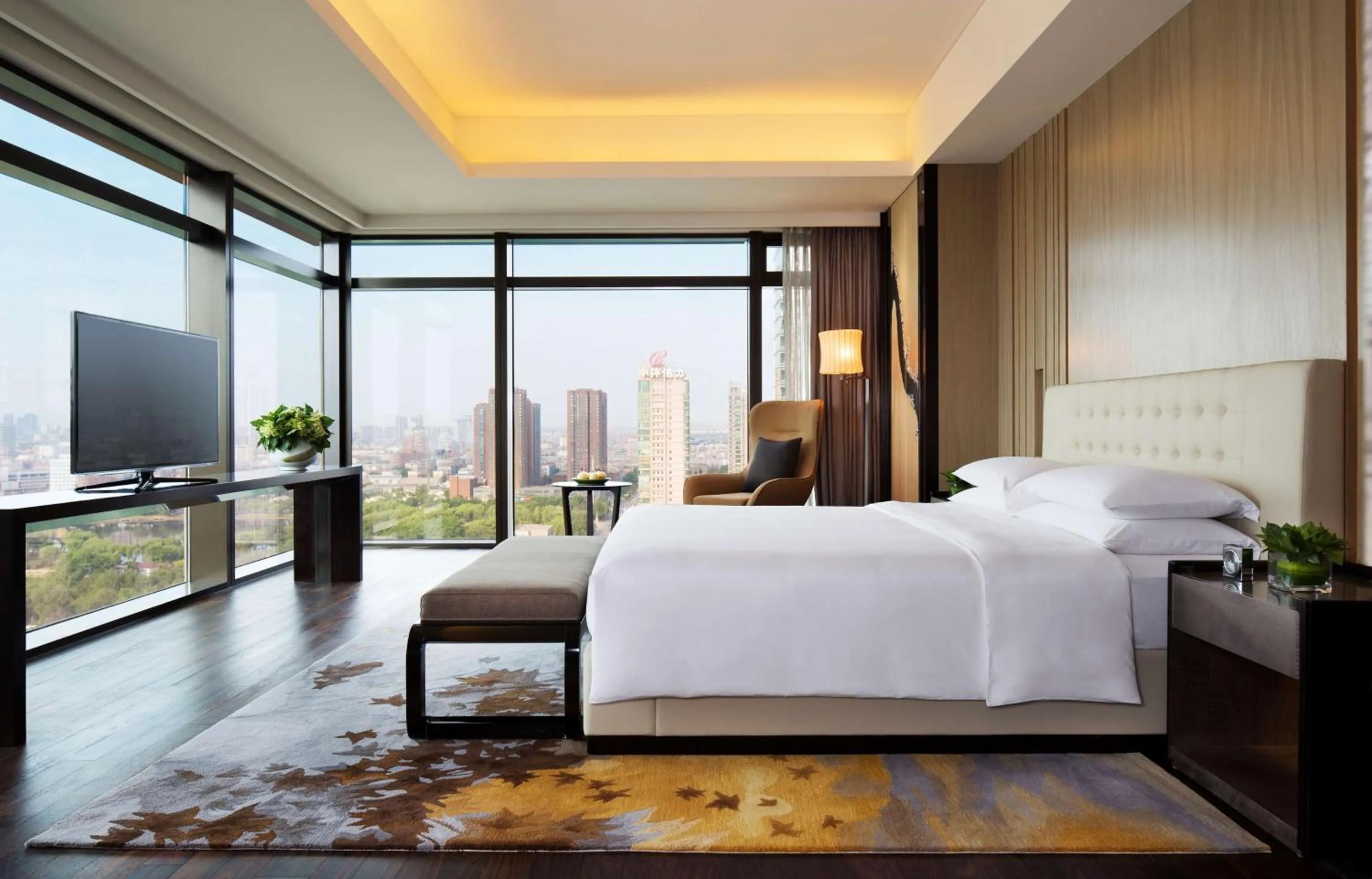 Photo of the whole room, Bed in Grand Hyatt Shenyang