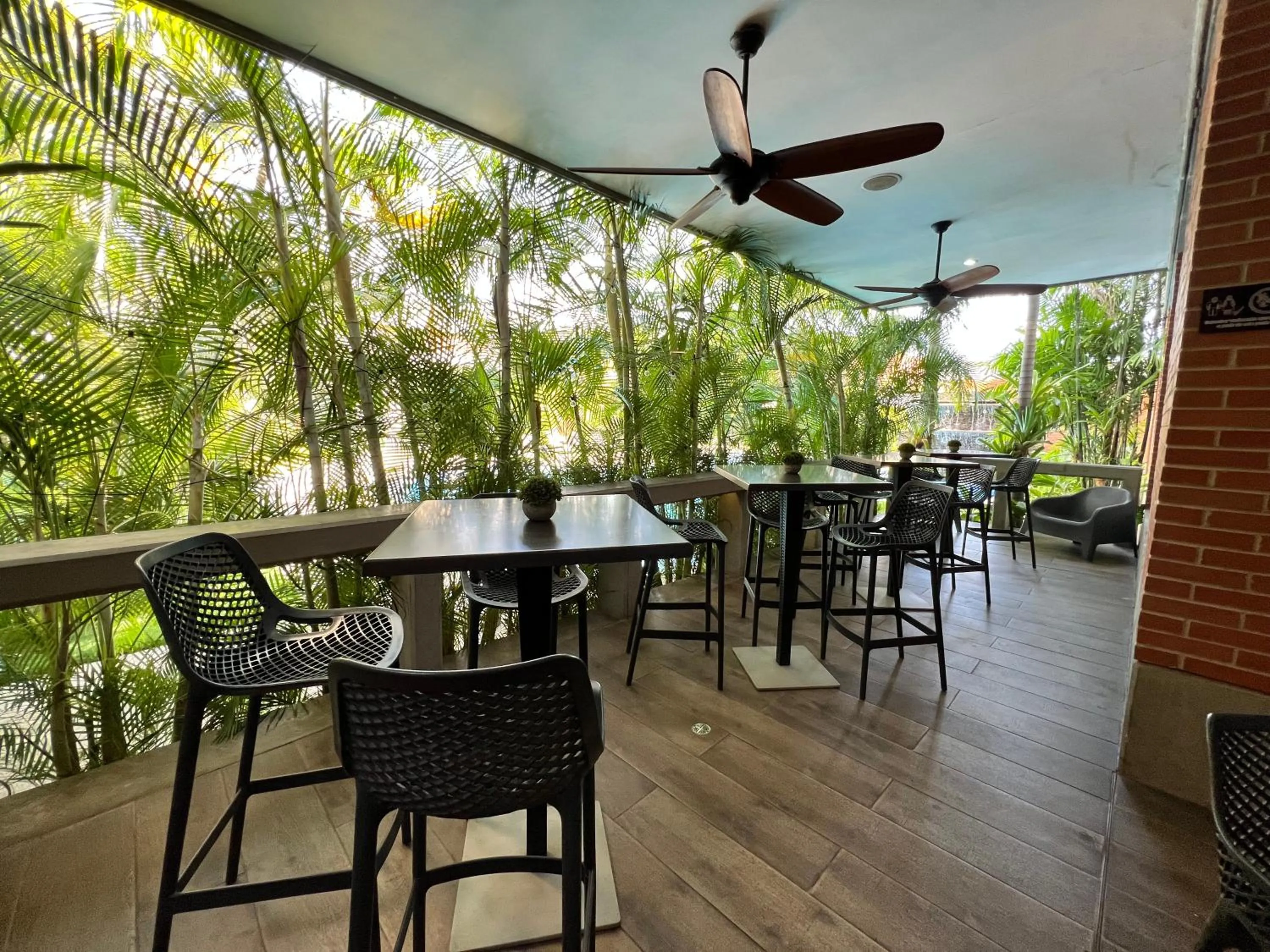 Balcony/Terrace in Hotel GH Guaparo Inn Valencia