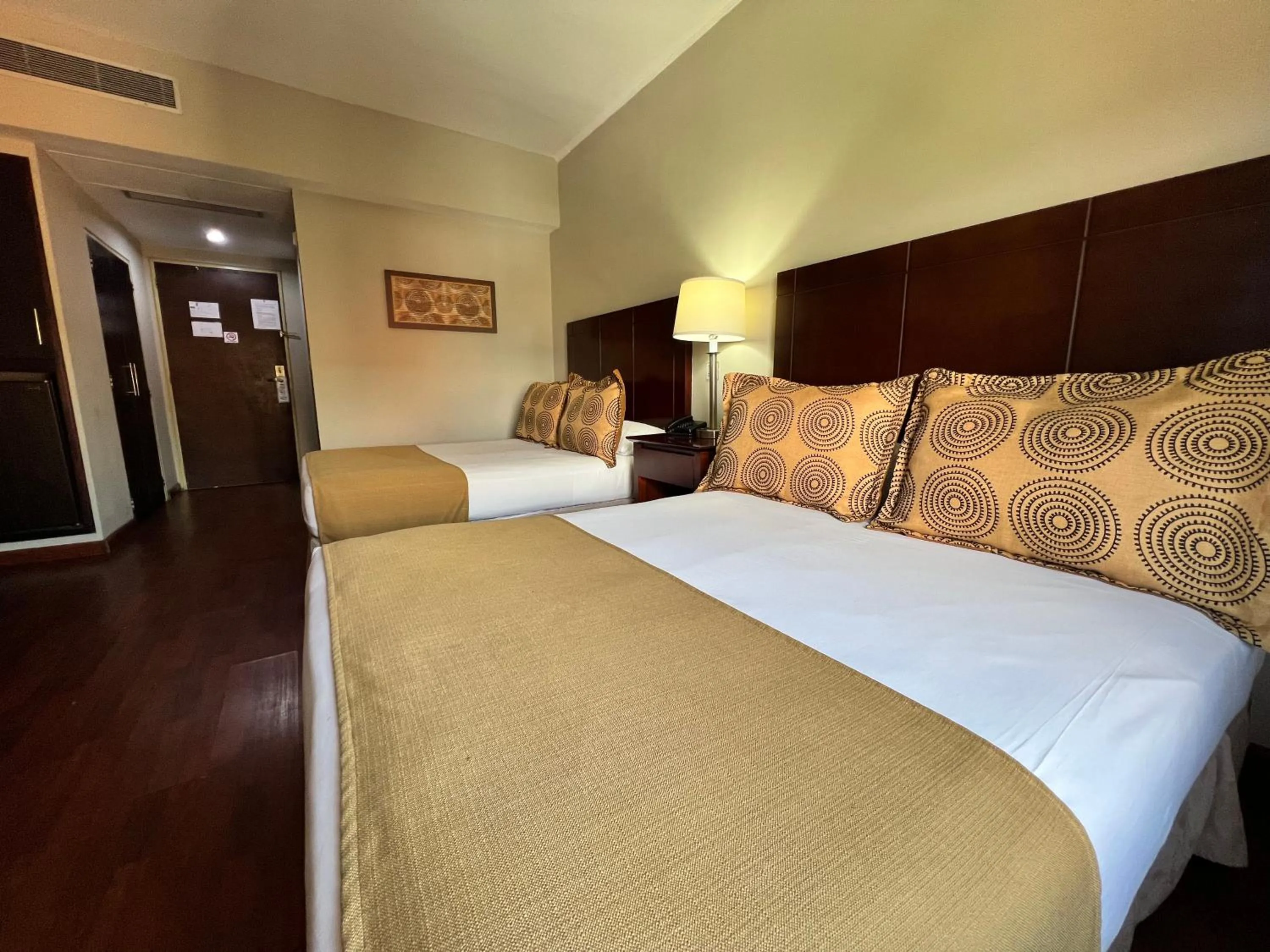 Bed in Hotel GH Guaparo Inn Valencia