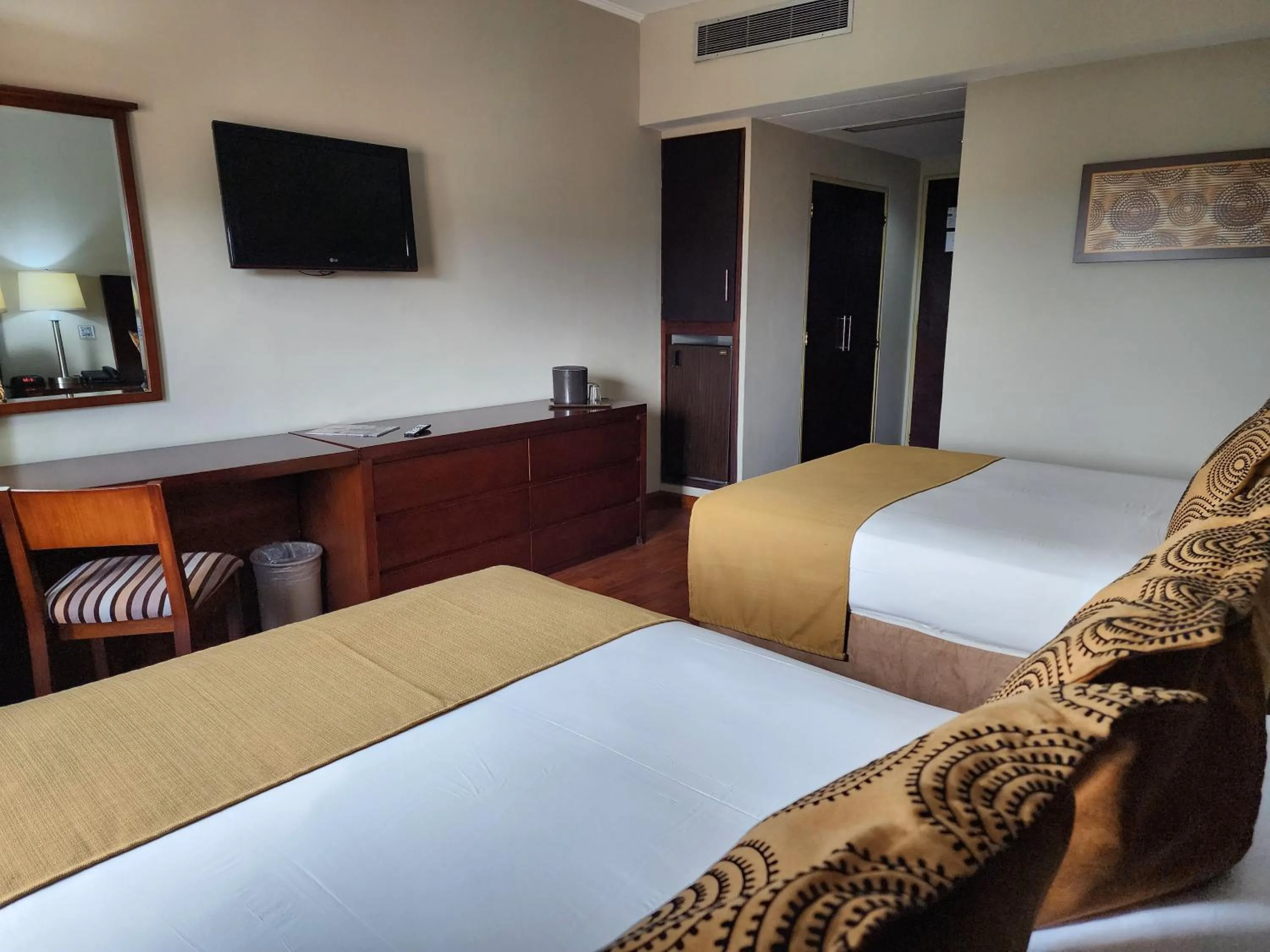 Bed in Hotel GH Guaparo Inn Valencia