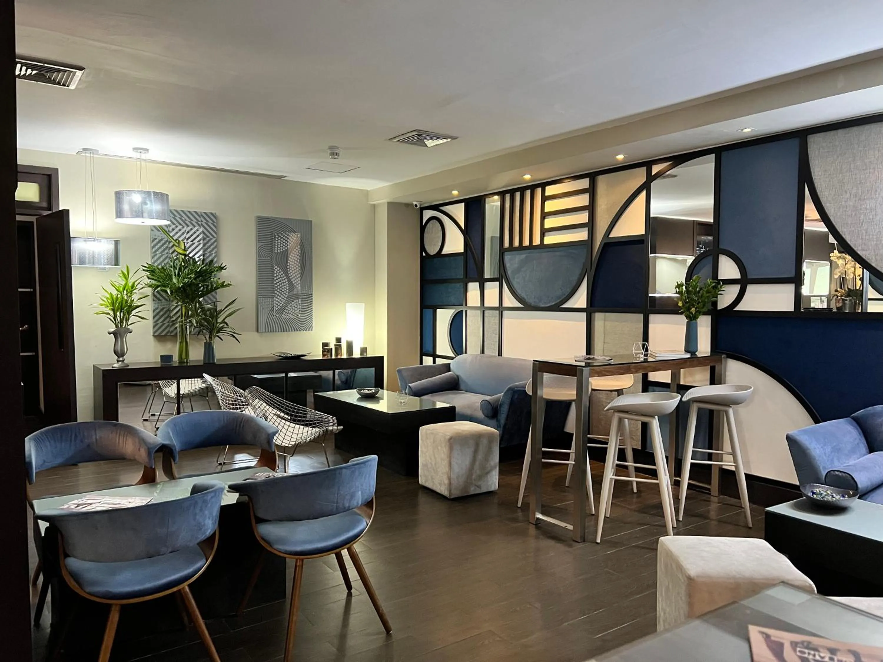 Restaurant/places to eat in Hotel GH Guaparo Inn Valencia