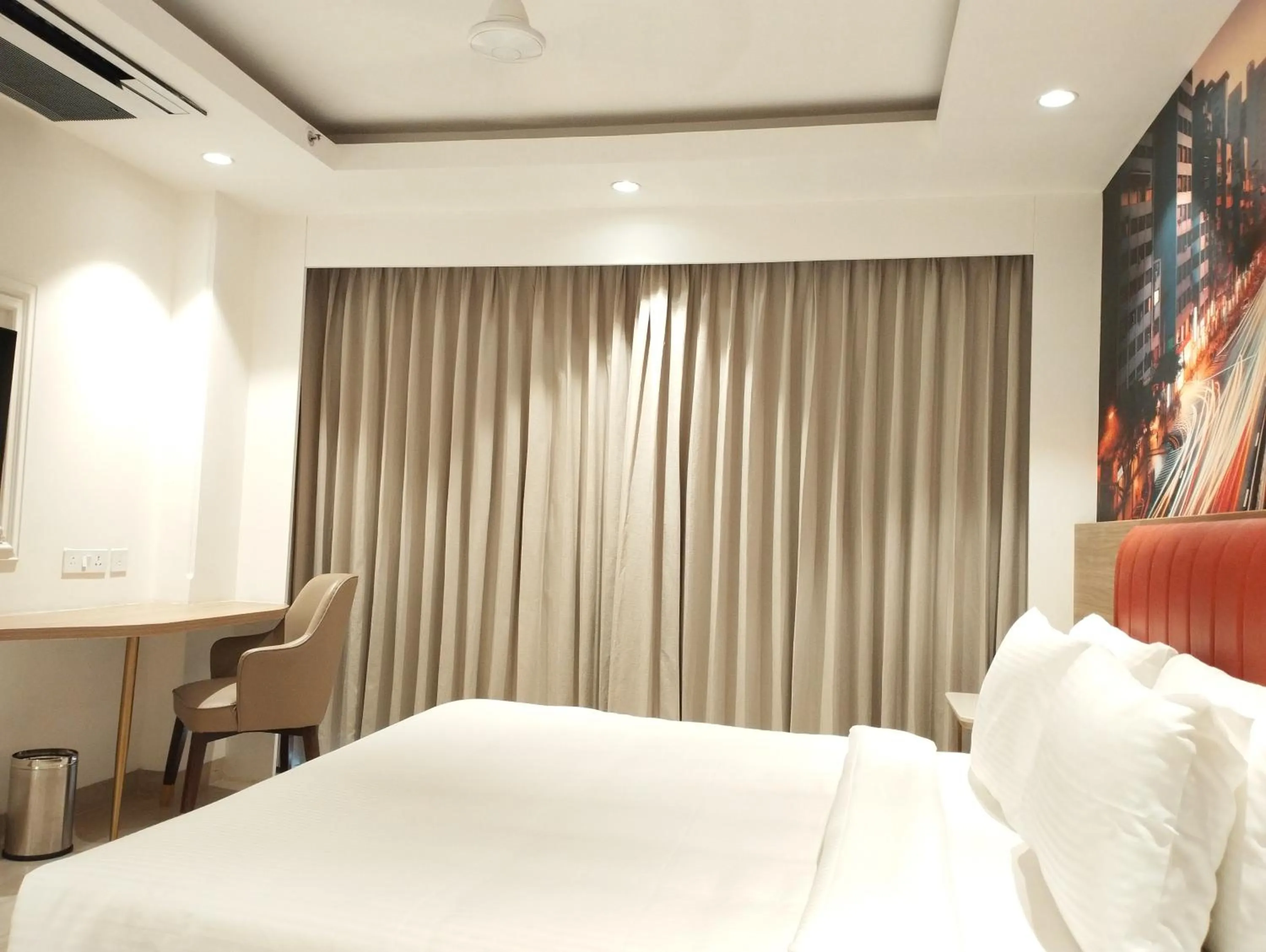 Bed in Alivaa Hotel Gurugram Sohna Road City Center