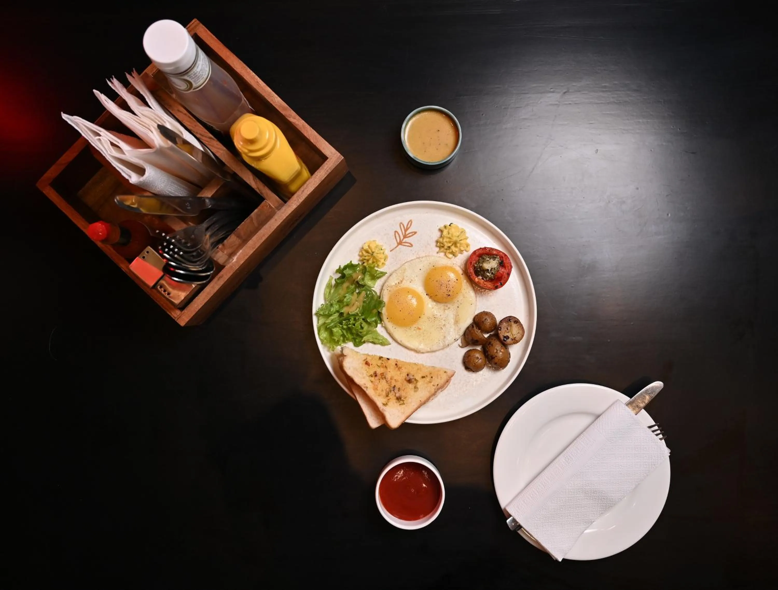 Food and drinks in Alivaa Hotel Gurugram Sohna Road City Center