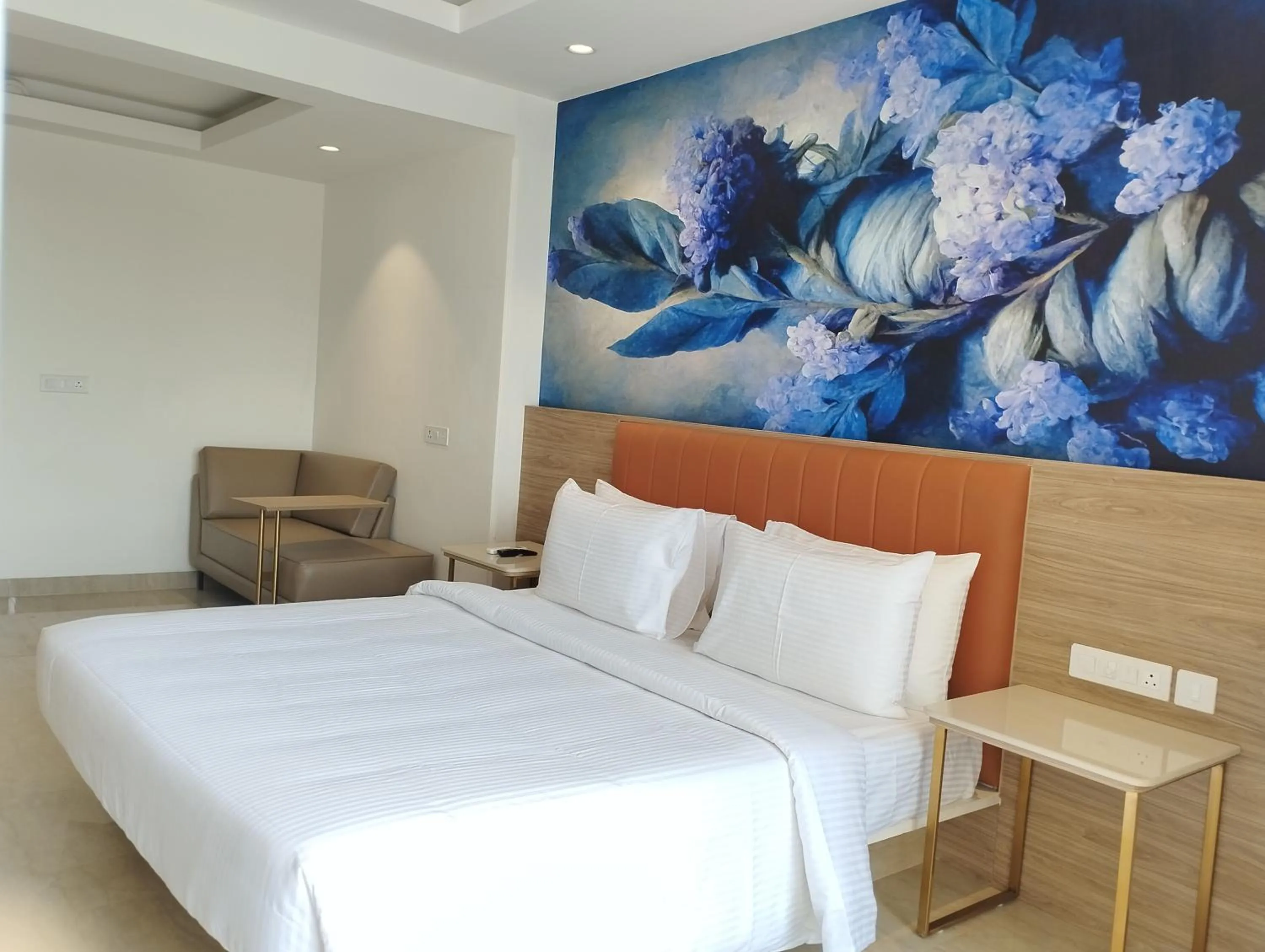 Bed in Alivaa Hotel Gurugram Sohna Road City Center