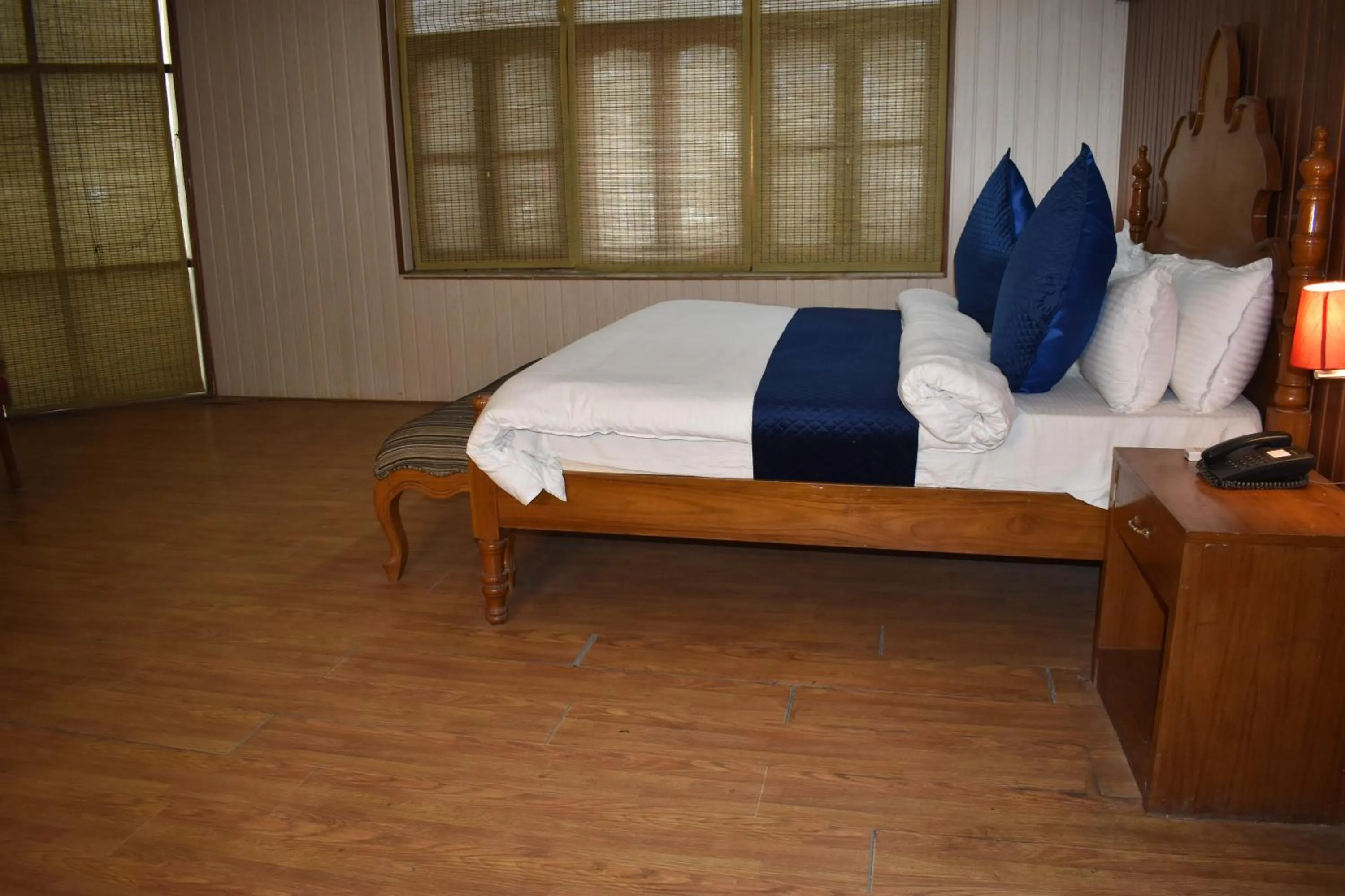 Bed in Hotel Padmini Palace