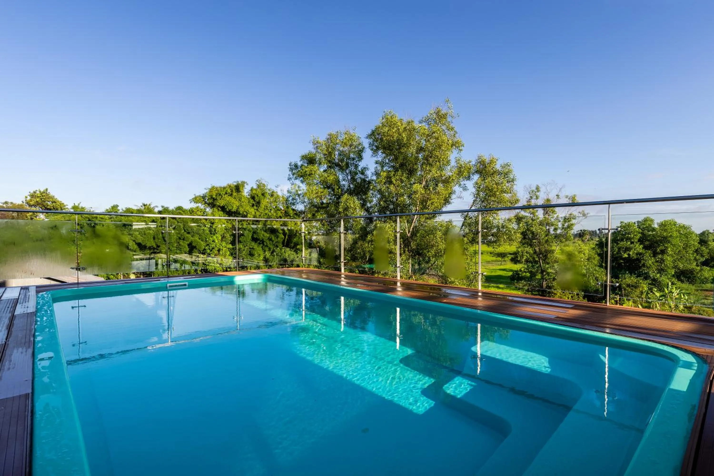 Swimming pool in Moringa Tree Maison