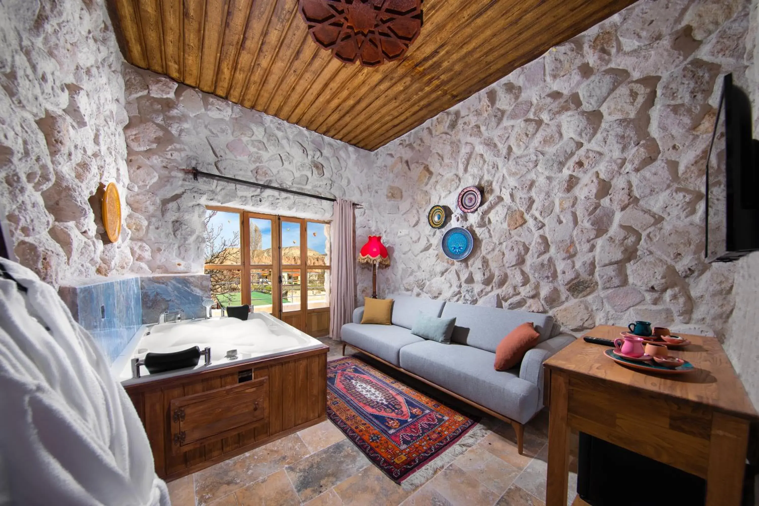 Deluxe Suite with Spa Bath in Cappadocia Cavusin Stone House Deluxe Suite with Spa Bath in Cappadocia Cavusin Stone House