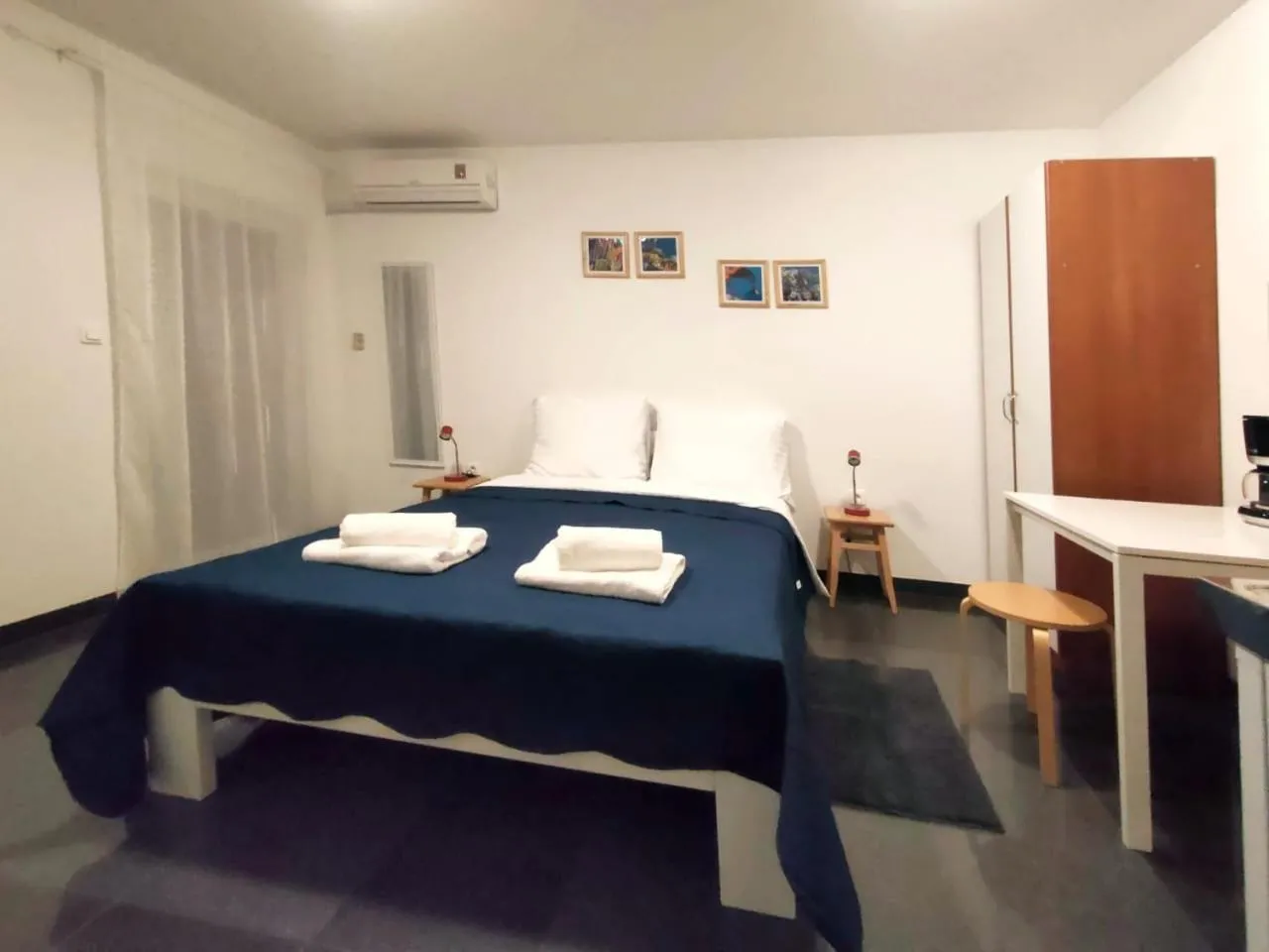 Bed in Rafael Apartments