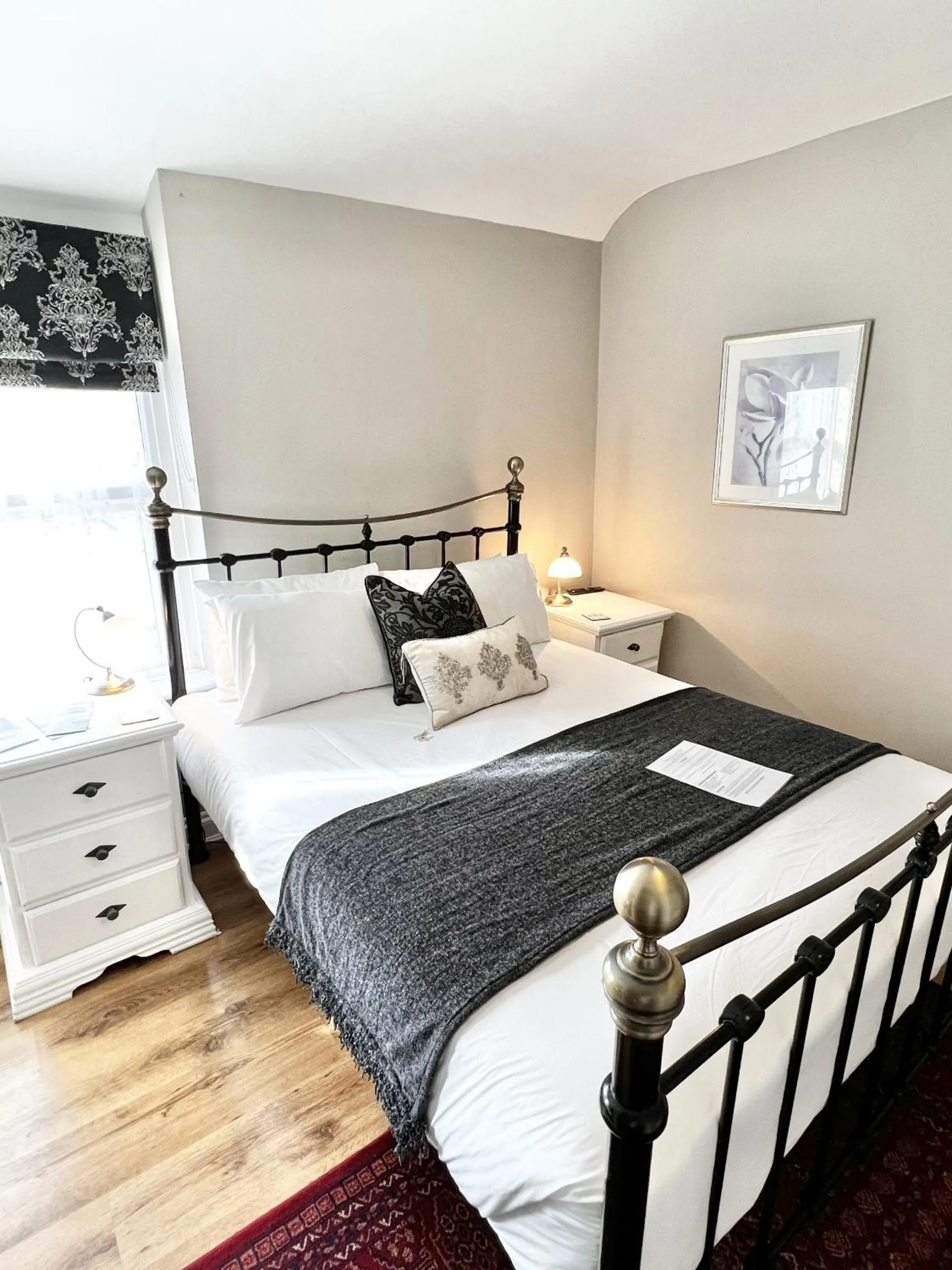 Bedroom, Bed in Devon House Guest House