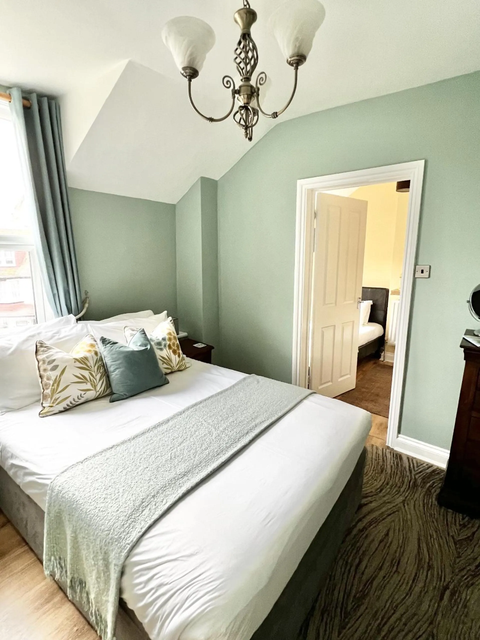 Bedroom, Bed in Devon House Guest House