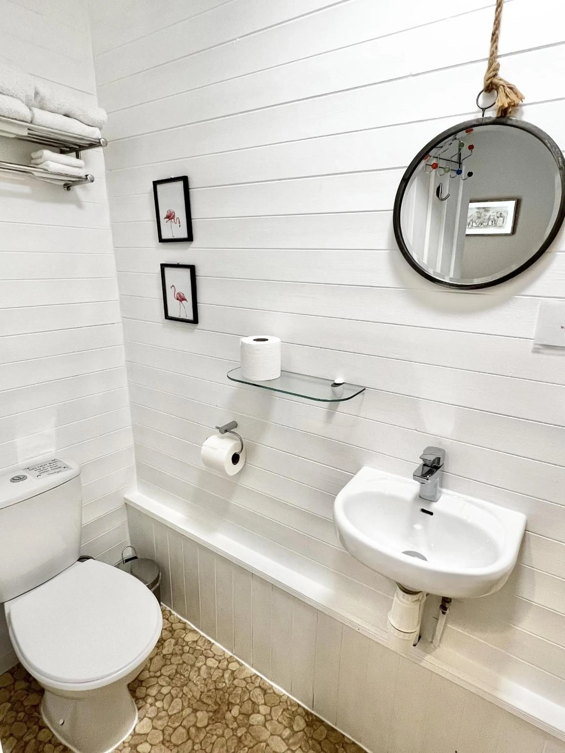 Bathroom in Devon House Guest House