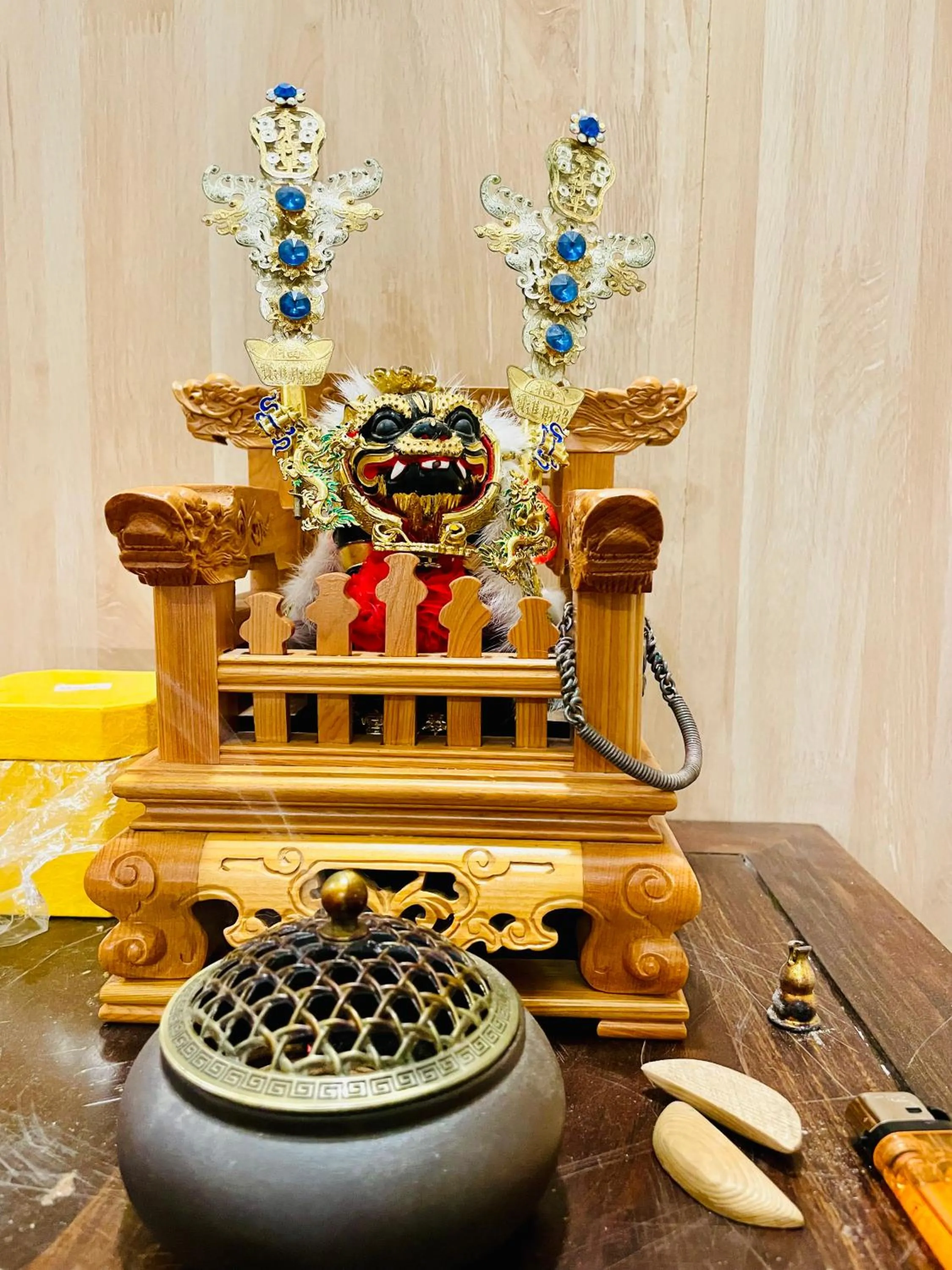 Decorative detail in WDbnb